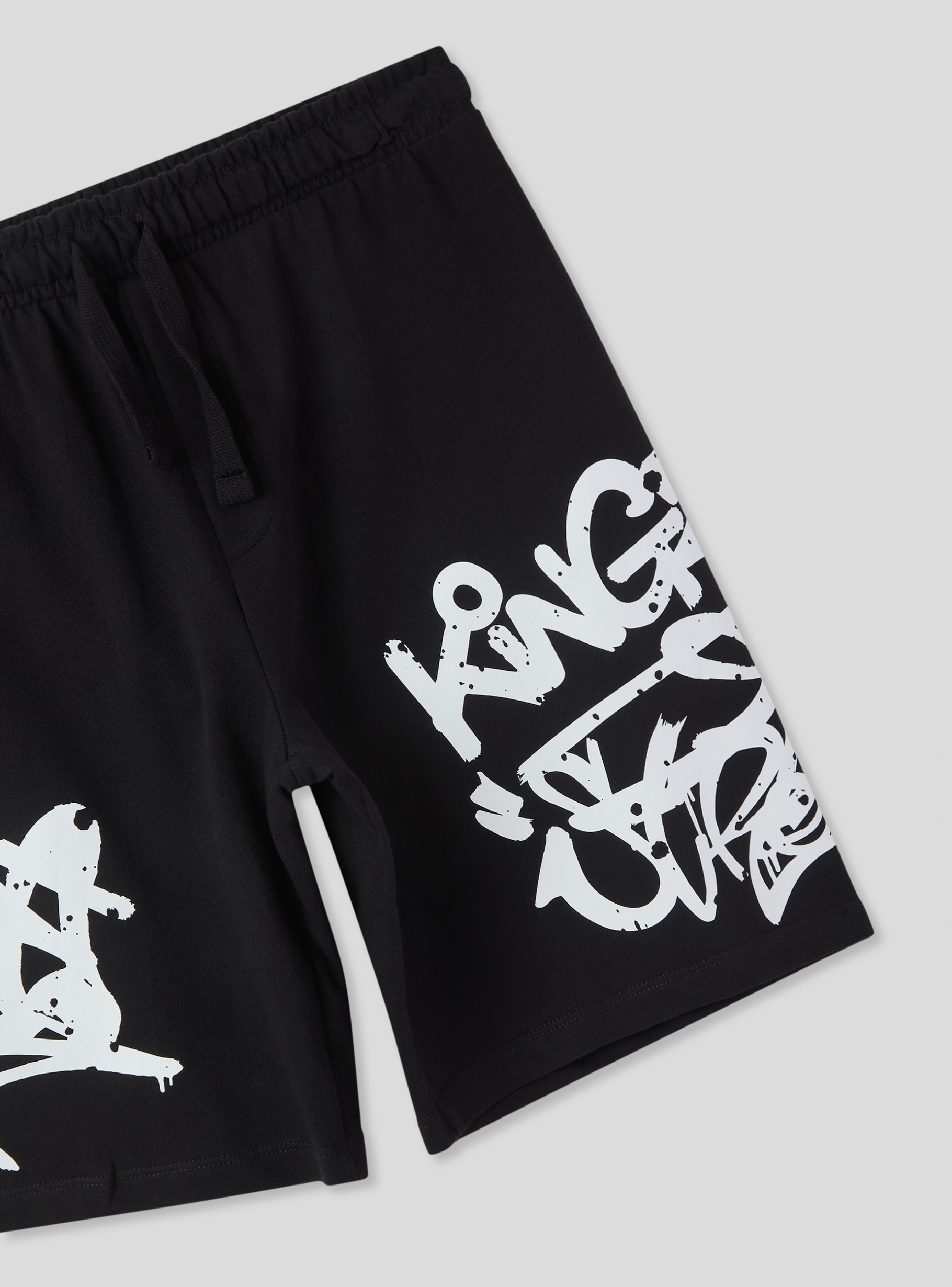 【GRAFFITIONMIND】GRAFF PRINT SWEAT SHORTS ★ ジョングク着用 GRAFFITIONMIND】GRAFF PRINT SWEAT SHORTS ☆ ジョングク着用