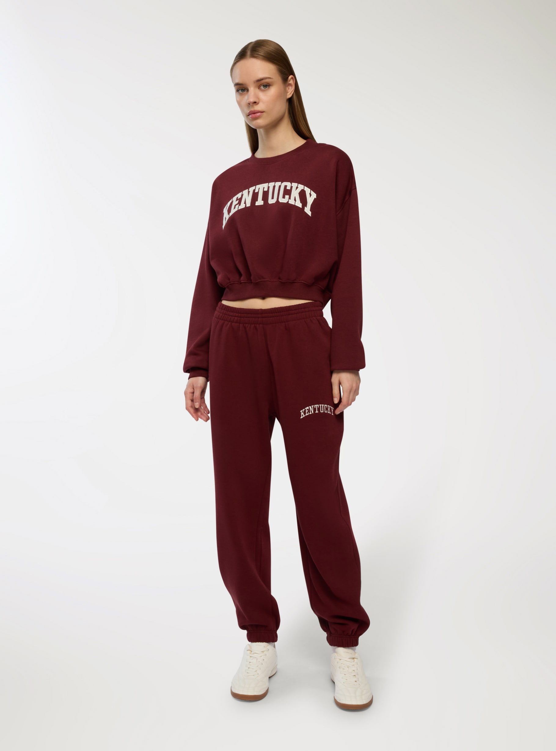 Pantalon de survêtement avec inscription brodée bordeaux Terranova