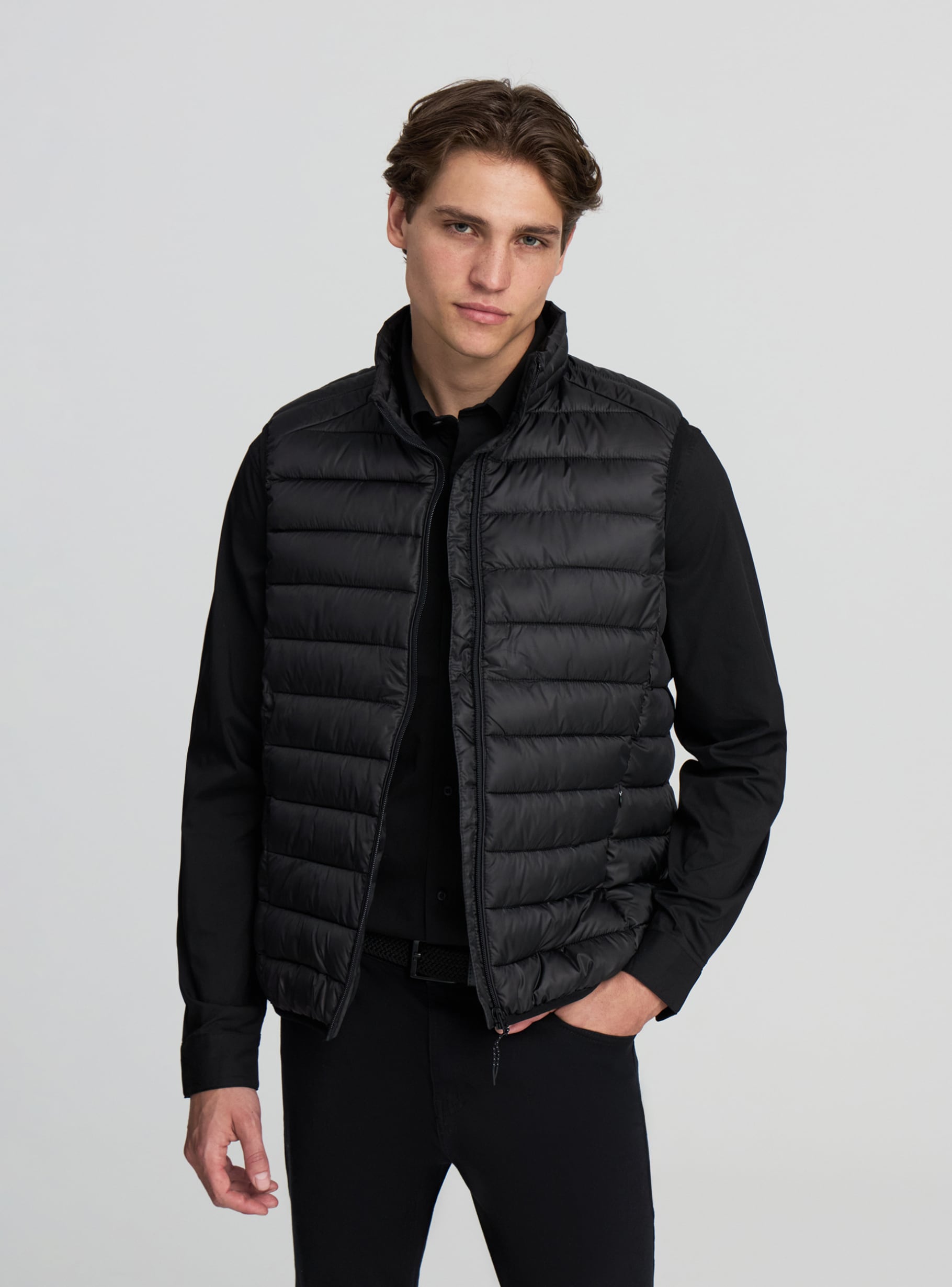 Black 100-gram sleeveless jacket - Buy Online | Terranova