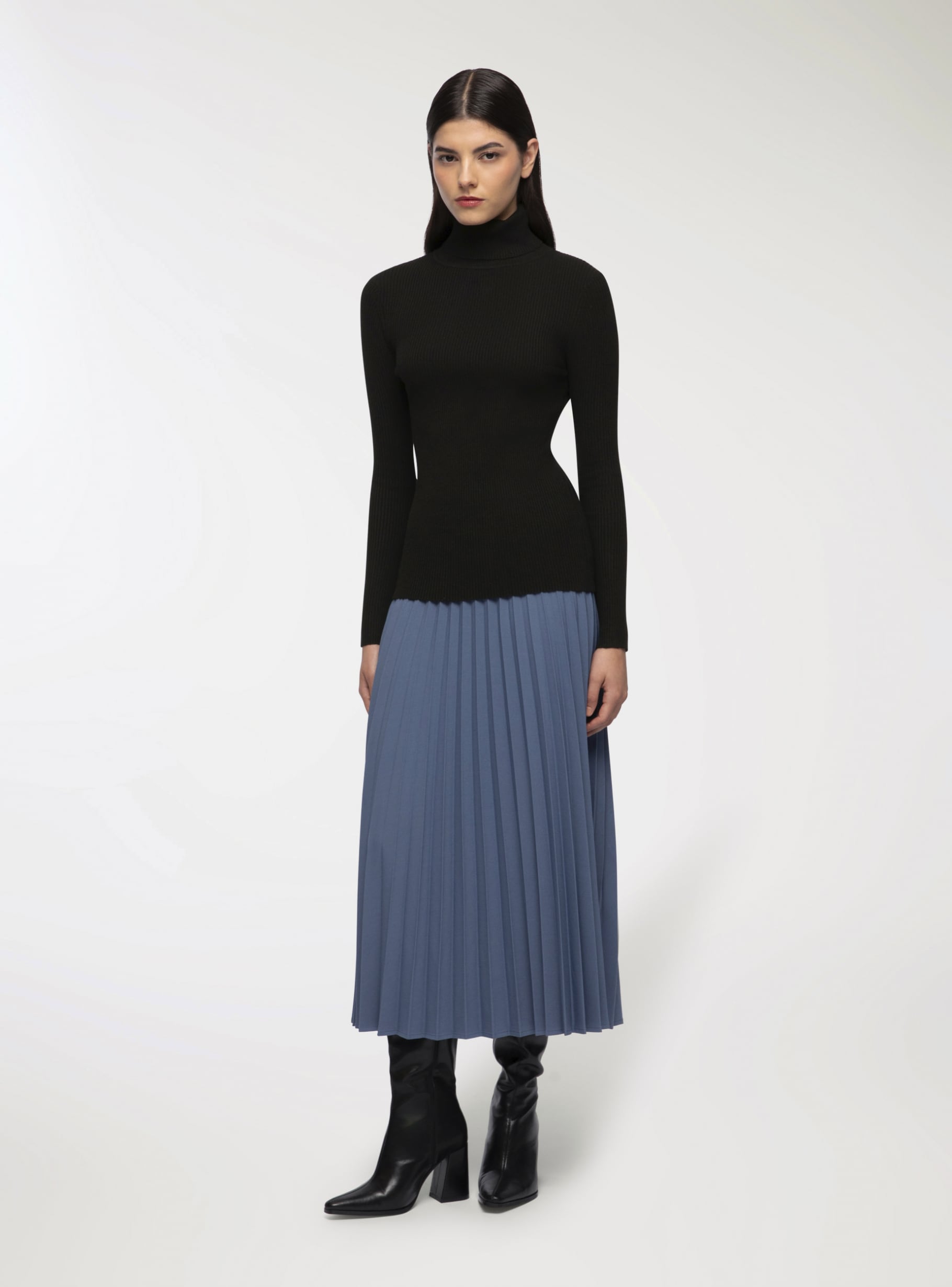 Blue powder Long pleated skirt Buy Online Terranova