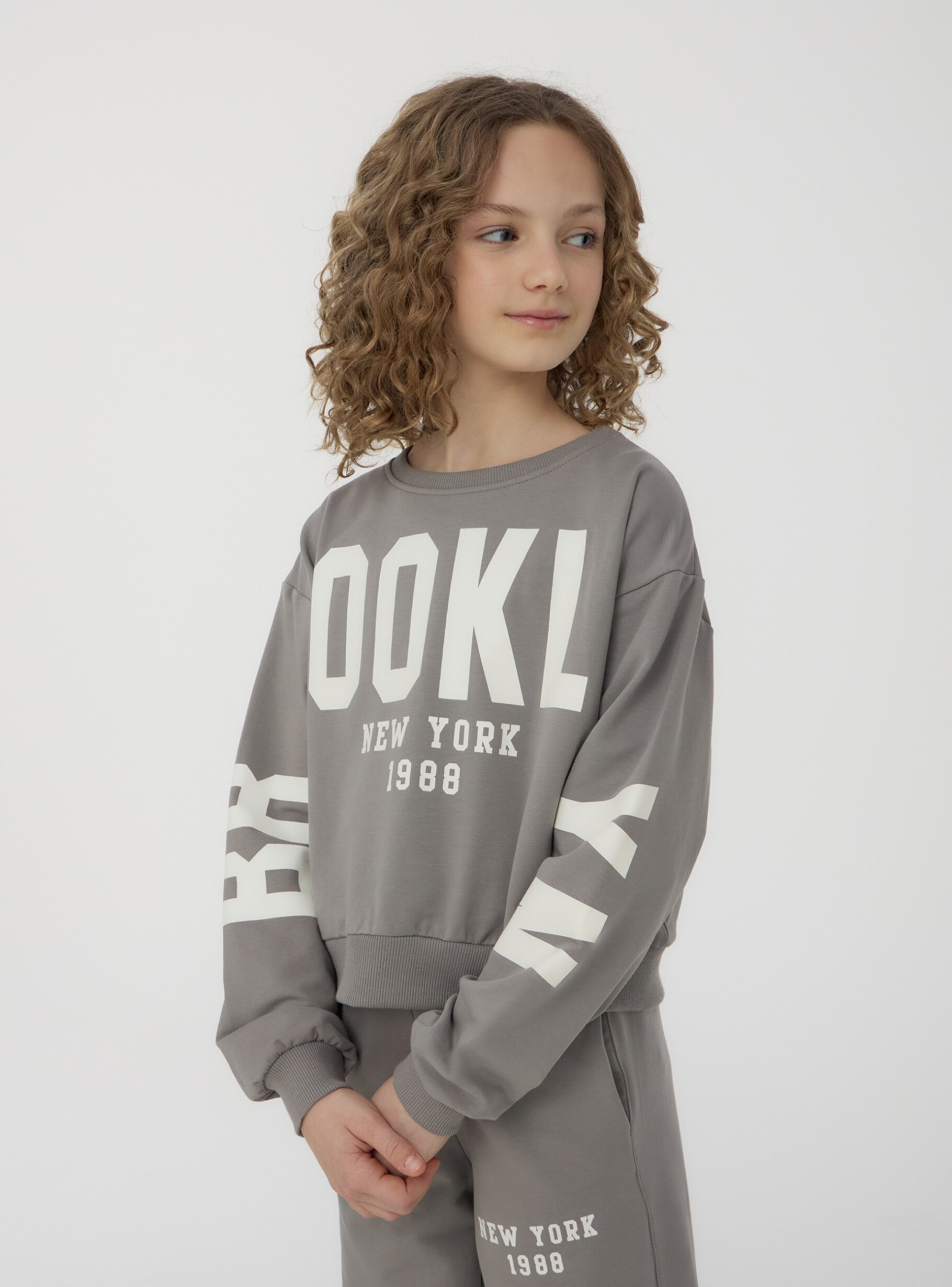 Grey Crop sweatshirt with writing, without hood - Buy Online