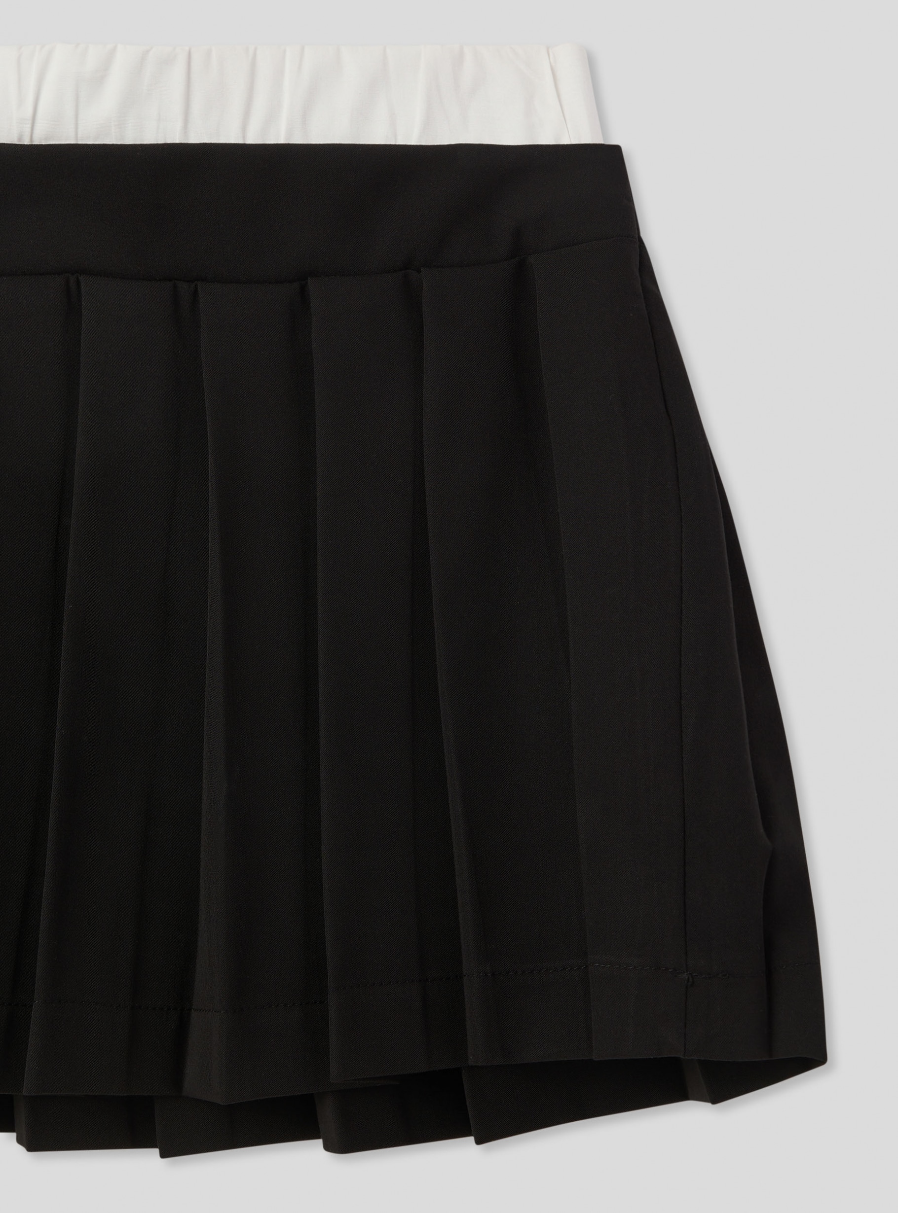 【INCHANT ME】[Brushed Fabric] Noir Strap Pleated Mini Skirt M-SKT-