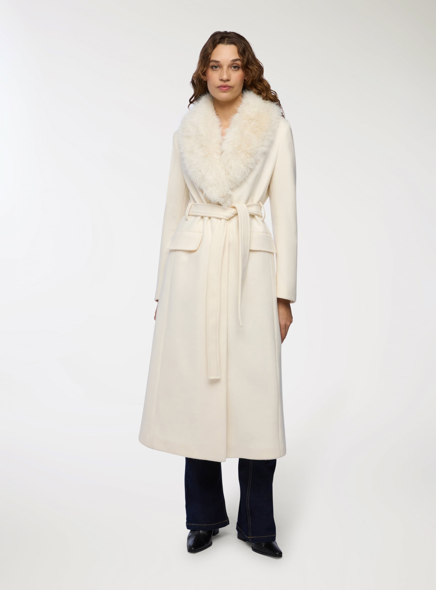 White wool Coat with faux fur collar and belt Buy Online Terranova