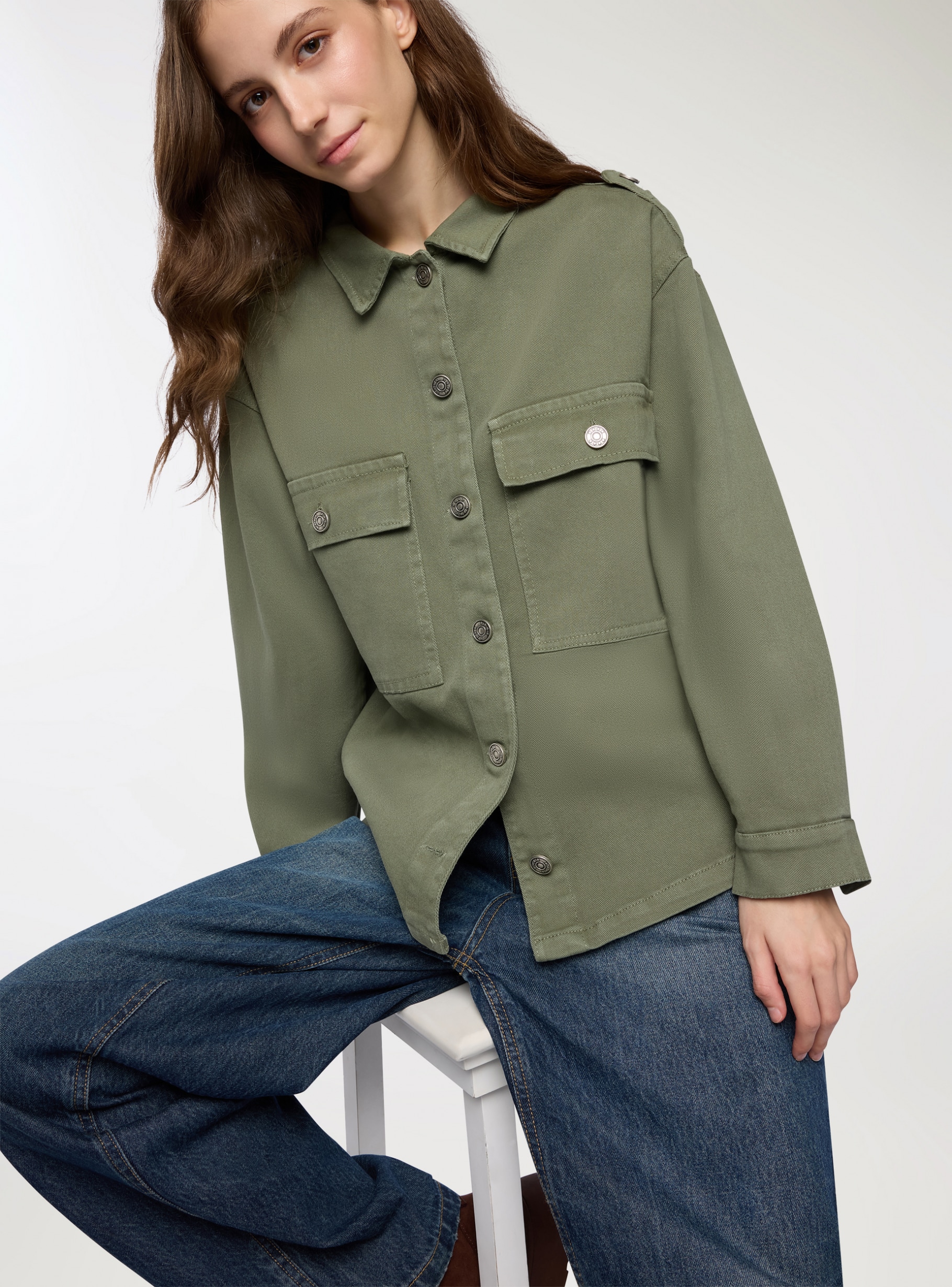 Verde militar Camisa Sobrecamisa Lisa | Terranova, image size:1820x2460