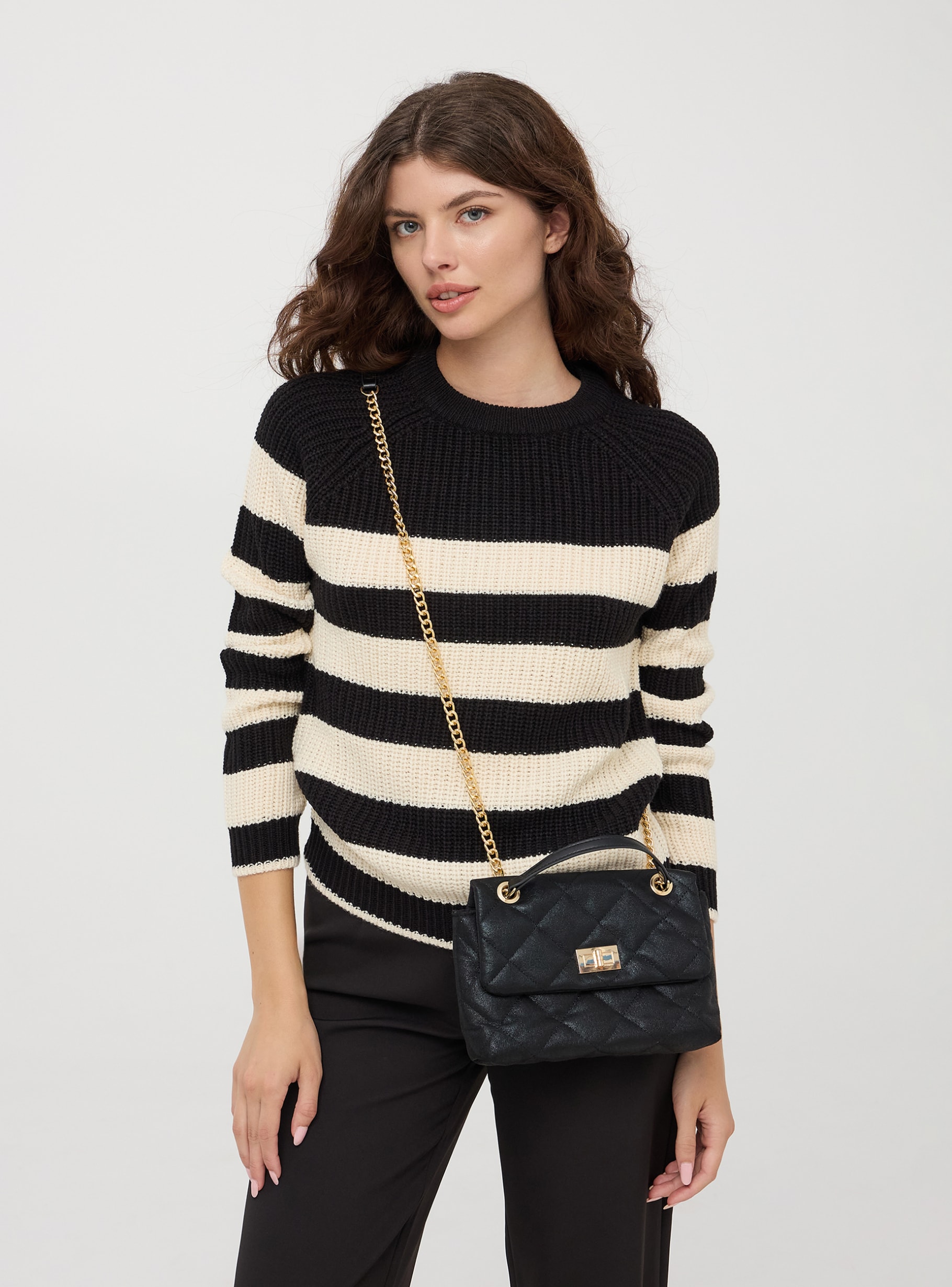 Black Quilted crossbody bag - Buy Online | Terranova