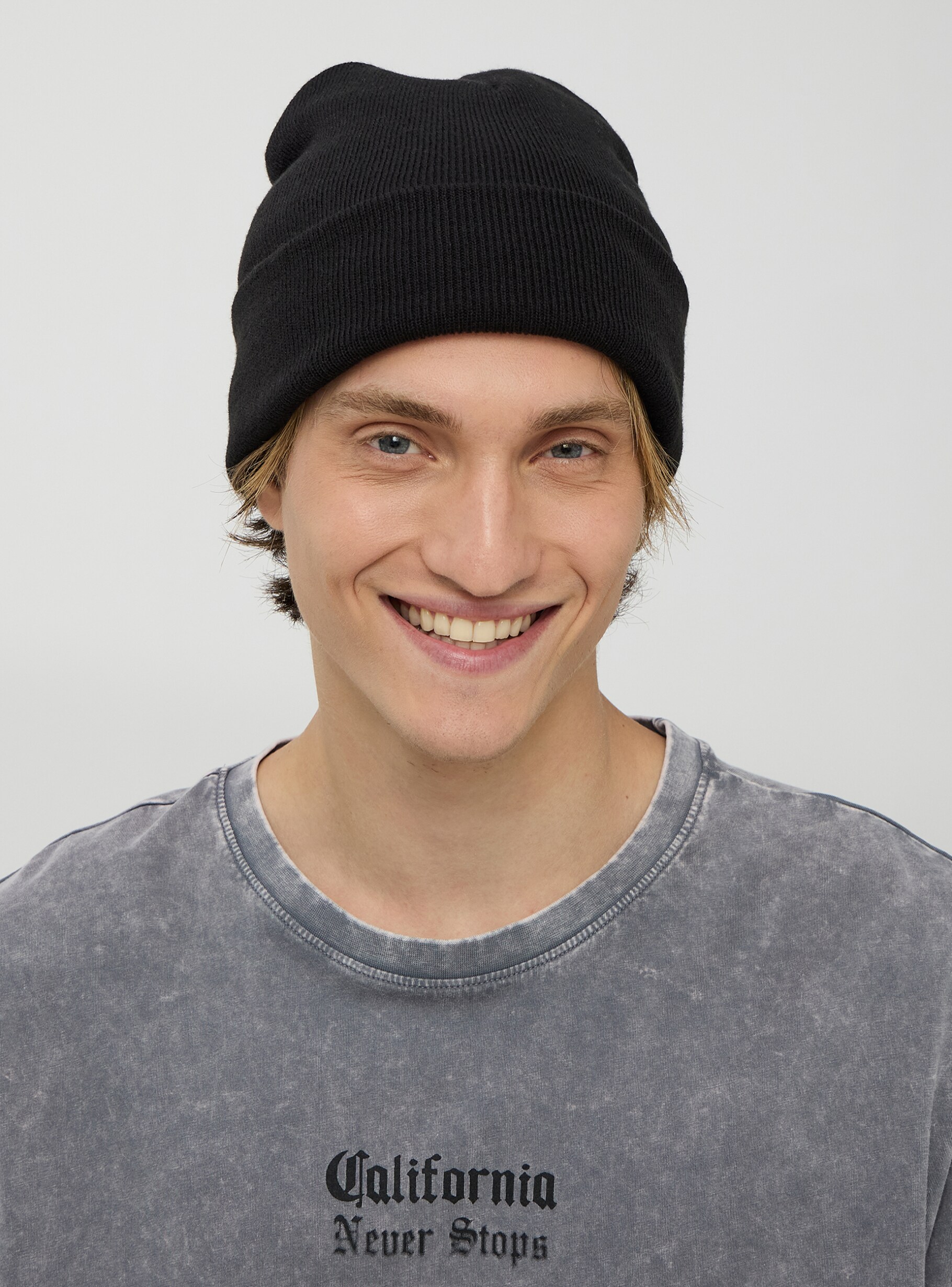 Where can i buy a plain black hat cheap
