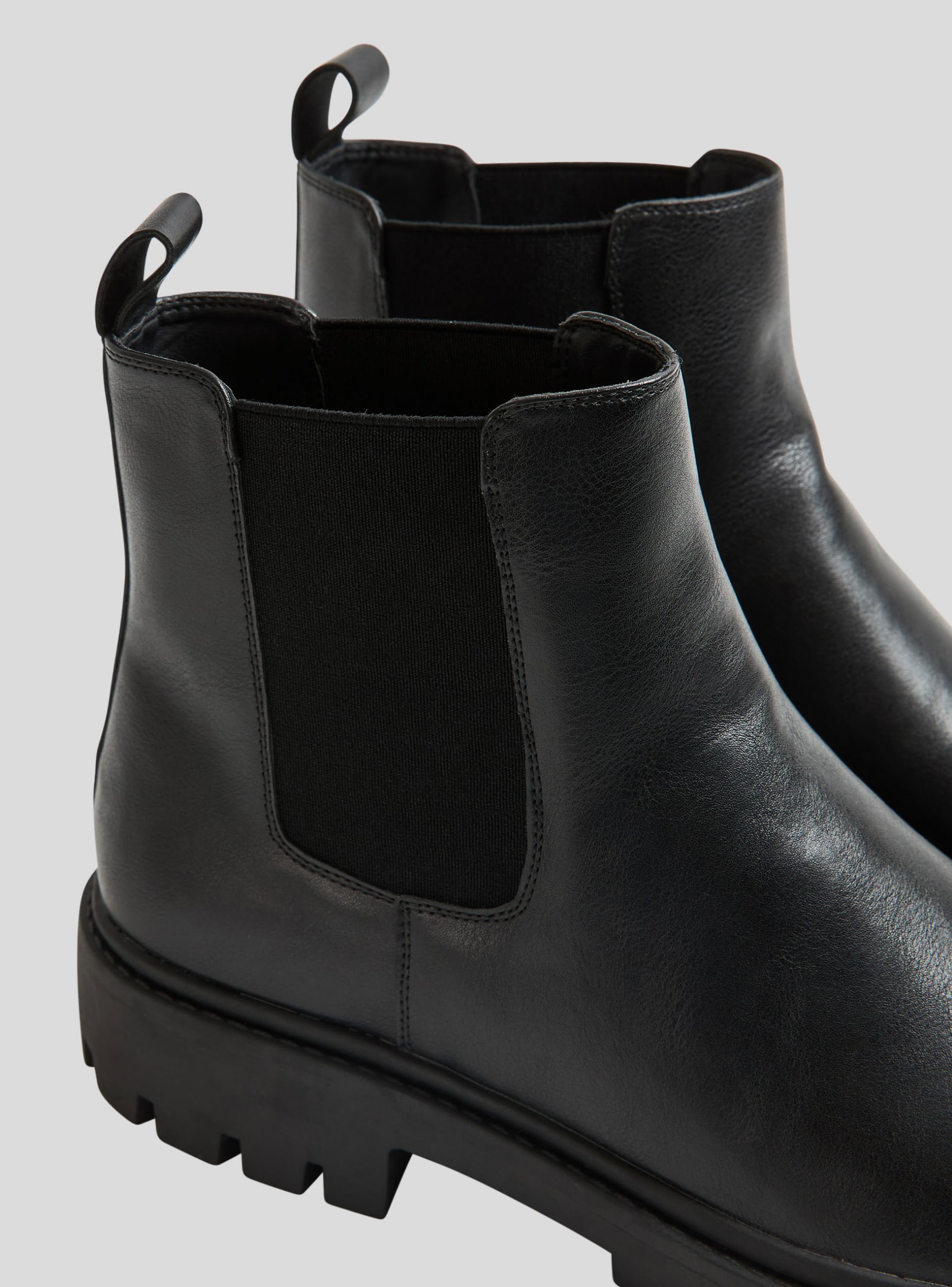 Black Chelsea boots - Buy Online | Terranova Black Chelsea boots - Buy Online | Terranova