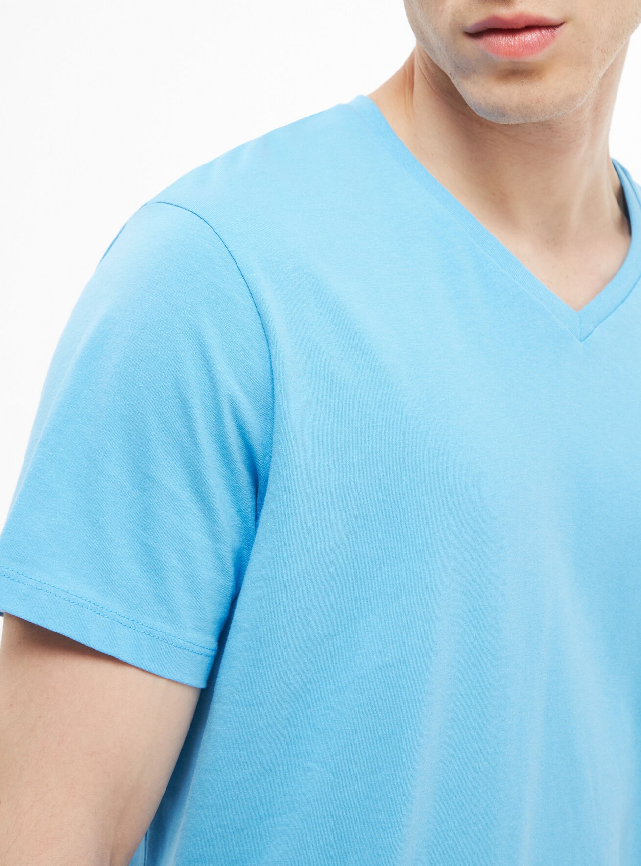 Solid color v neck t shirts outlet