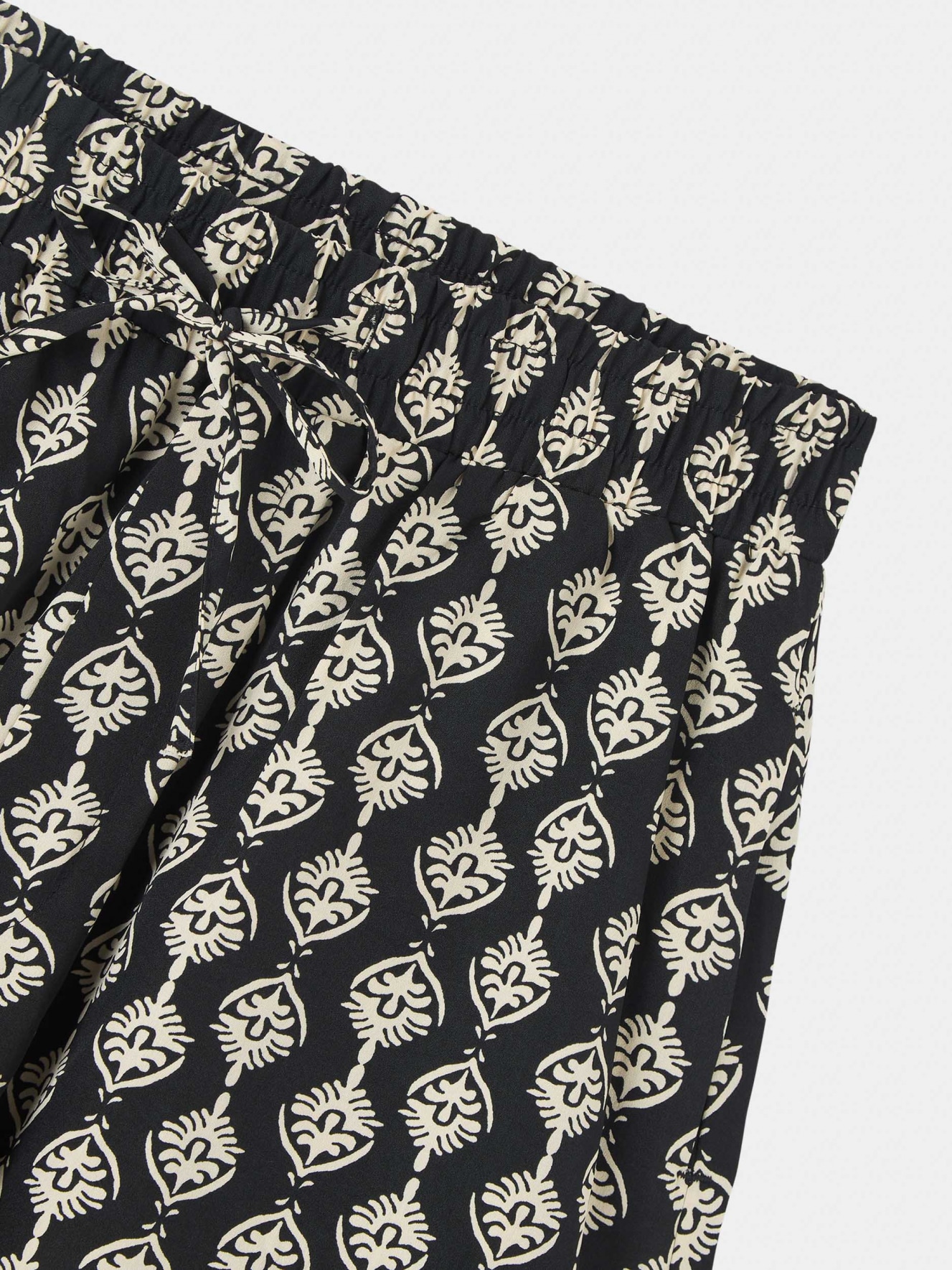 Short pants Woman Terranova