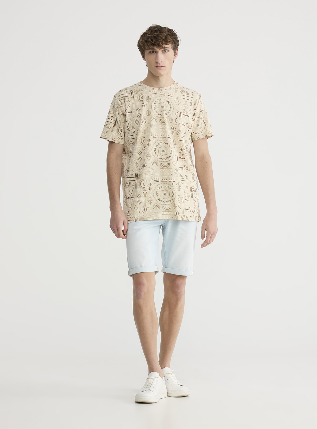 T-shirt stampa etnica