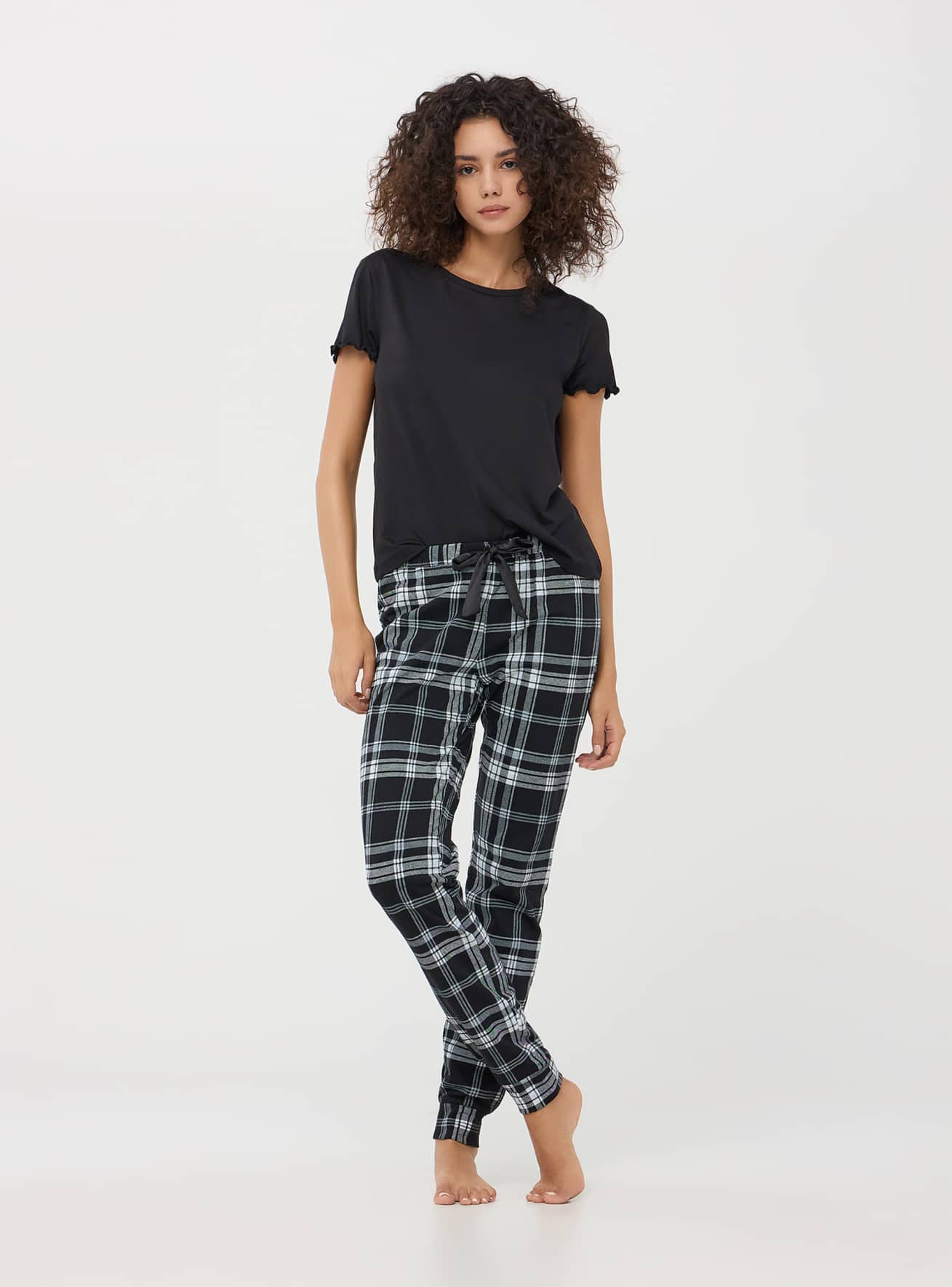 Var black Checked pyjama bottoms with a drawstring Buy Online Terranova