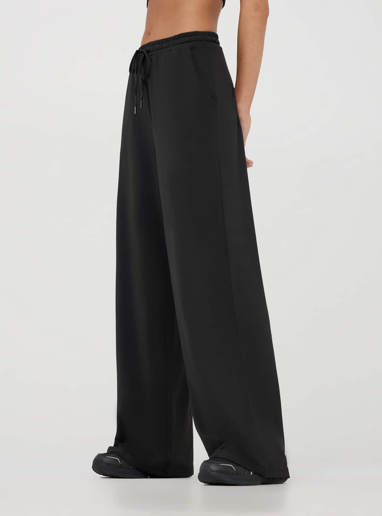 Black Wide leg trousers with a drawstring Buy Online Terranova