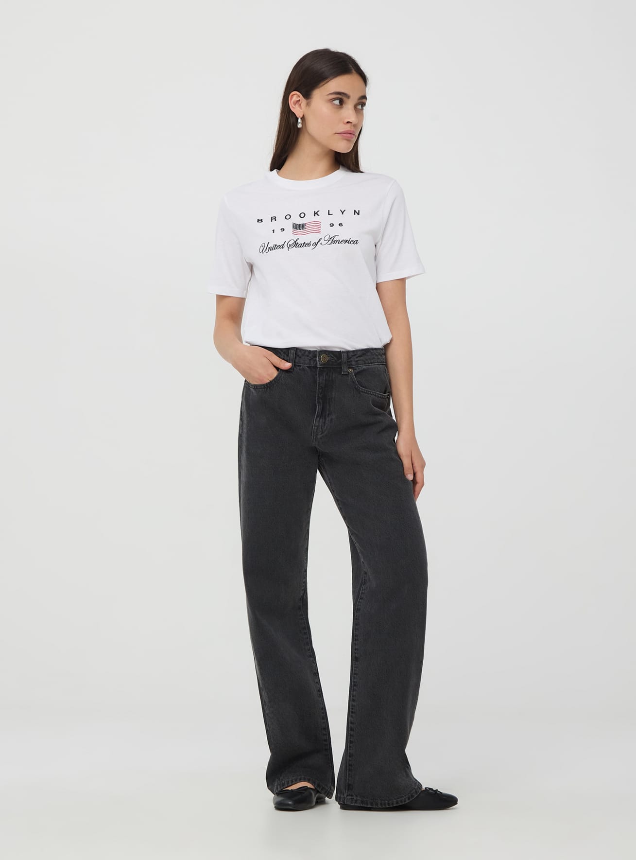 T-shirt ricamo college