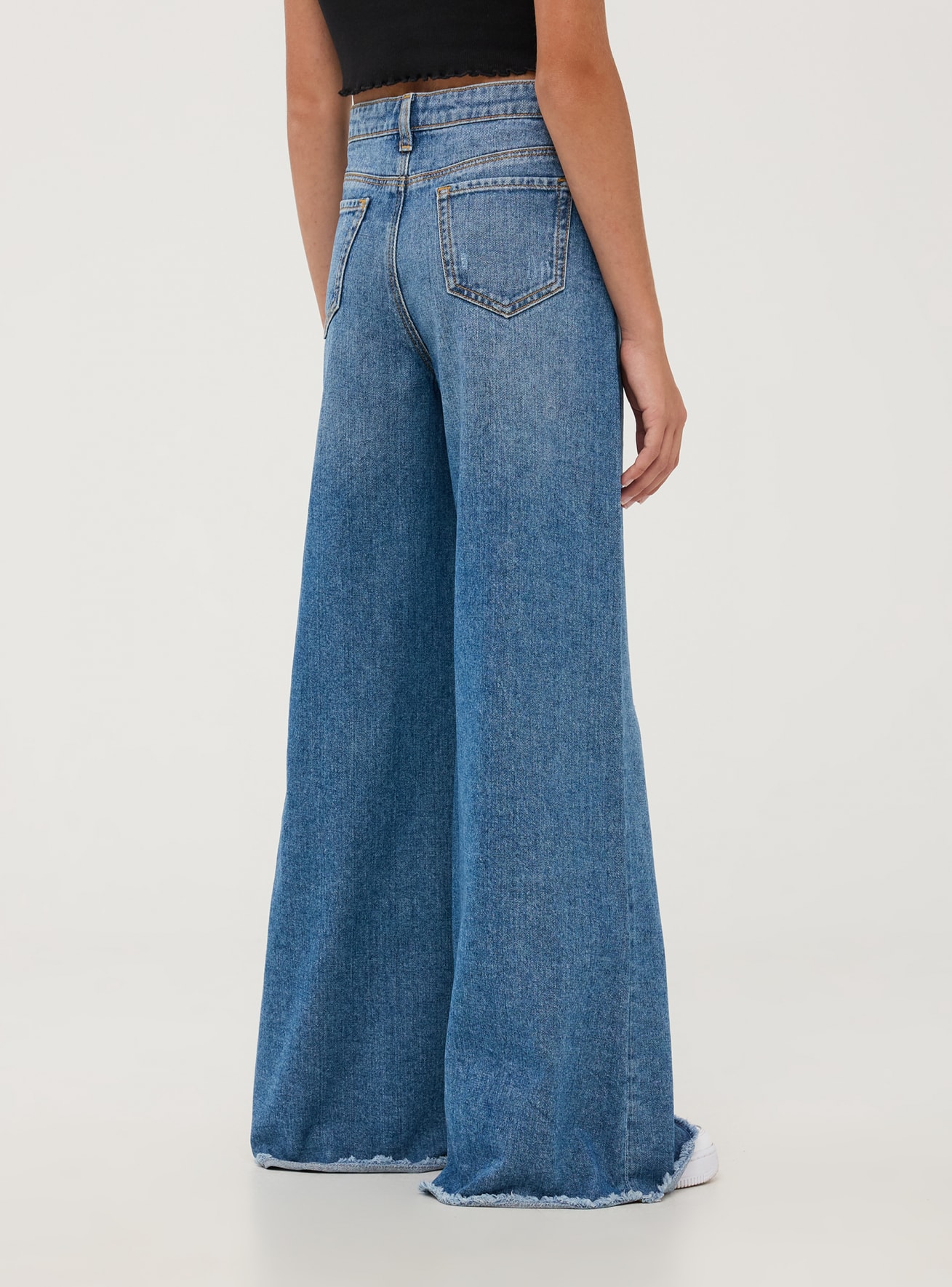 Wide Leg Jeans mit Rissen var mittleres blue denim Terranova