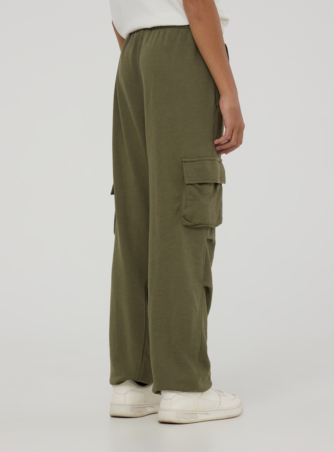 Green military light Parachute cargo tracksuit bottoms in lightweight  fabric - Buy Online | Terranova