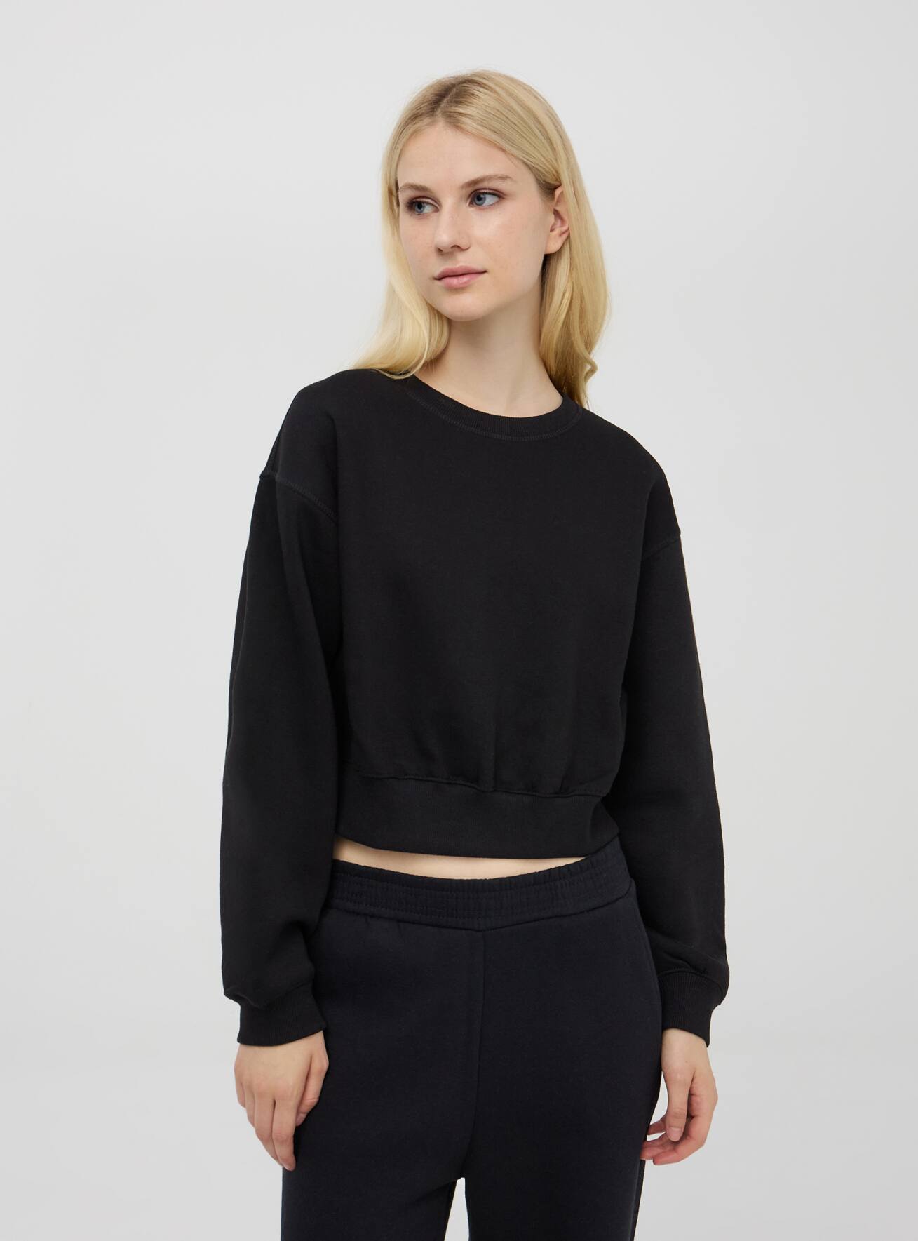 Women's black cropped sweatshirt hot sale