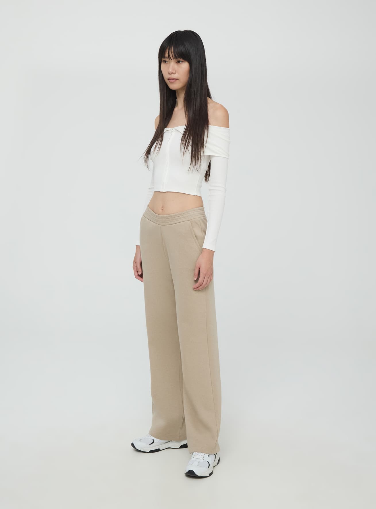 Mud Wide leg tracksuit bottoms in heavy fabric Buy Online Terranova