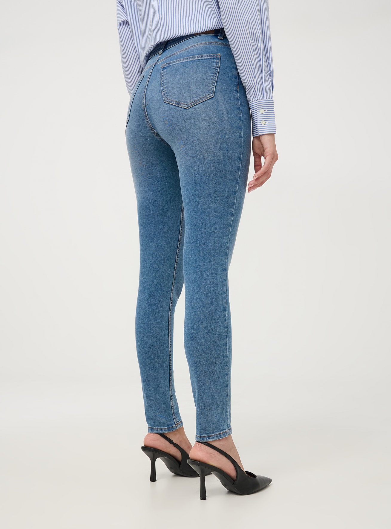 Middle blue denim High waisted skinny jeans Buy Online Terranova
