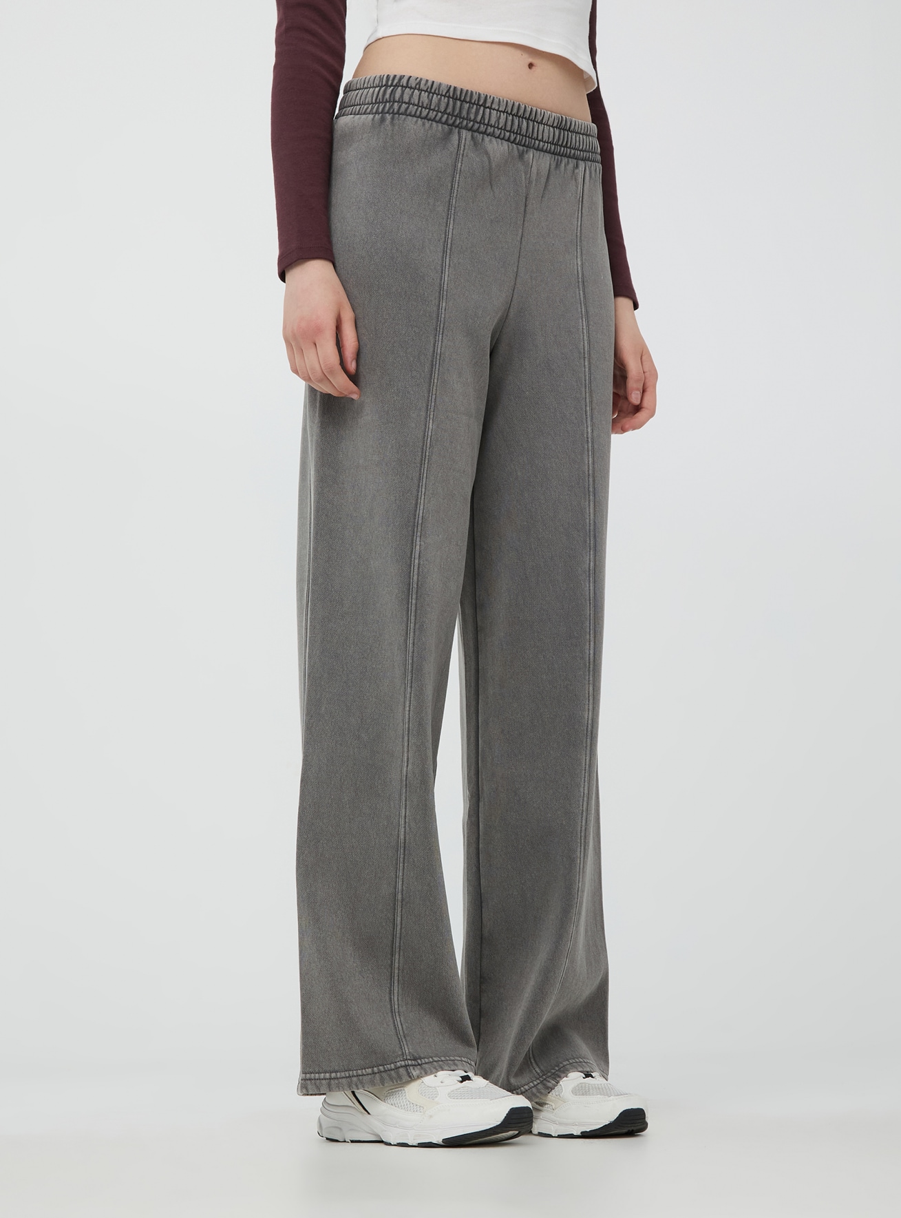 Grey Wide leg tracksuit trousers with visible seams - Buy Online | Terranova