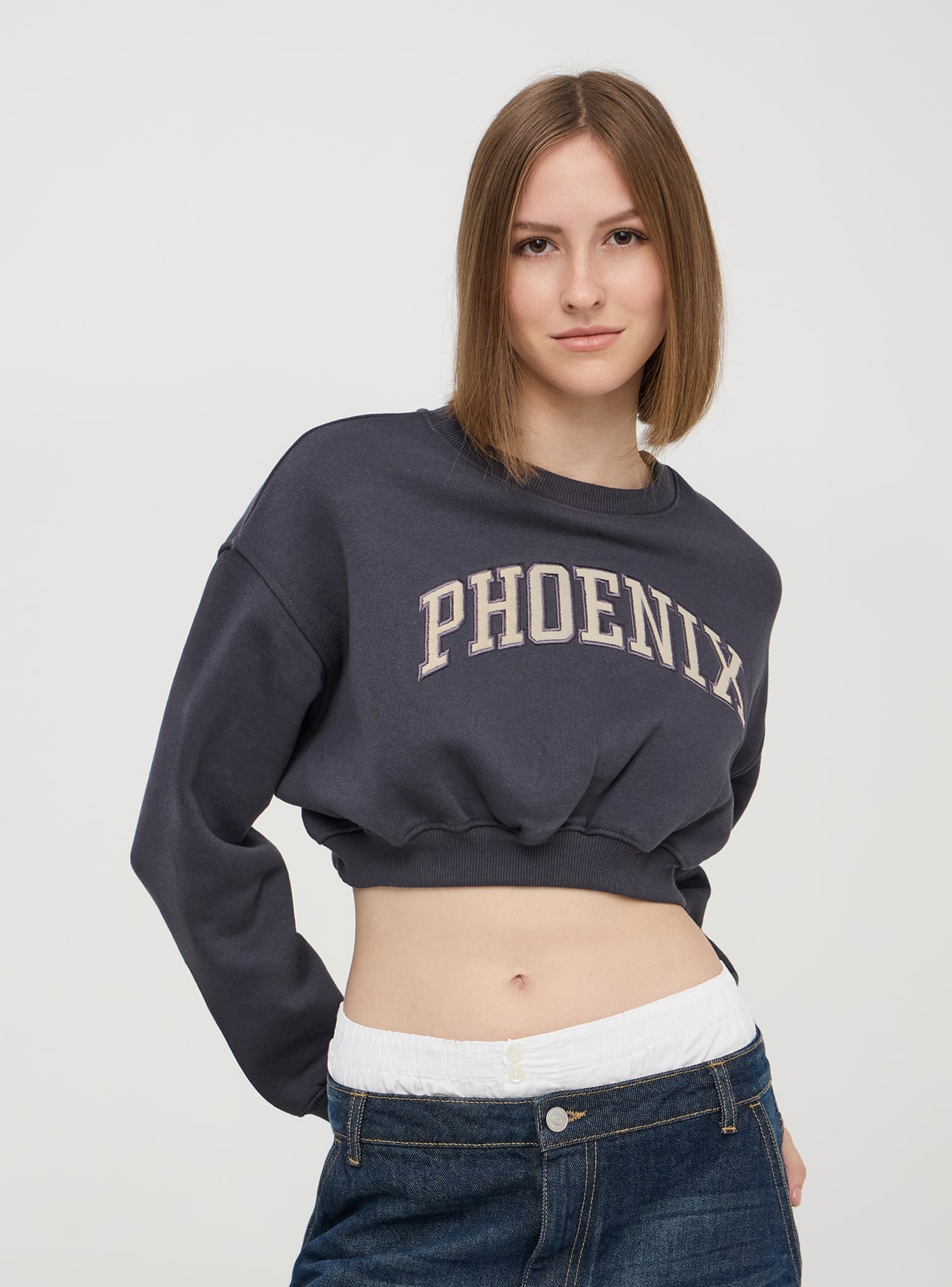 Antracite Cropped sweatshirt with college embroidery and a patch Buy Online Terranova