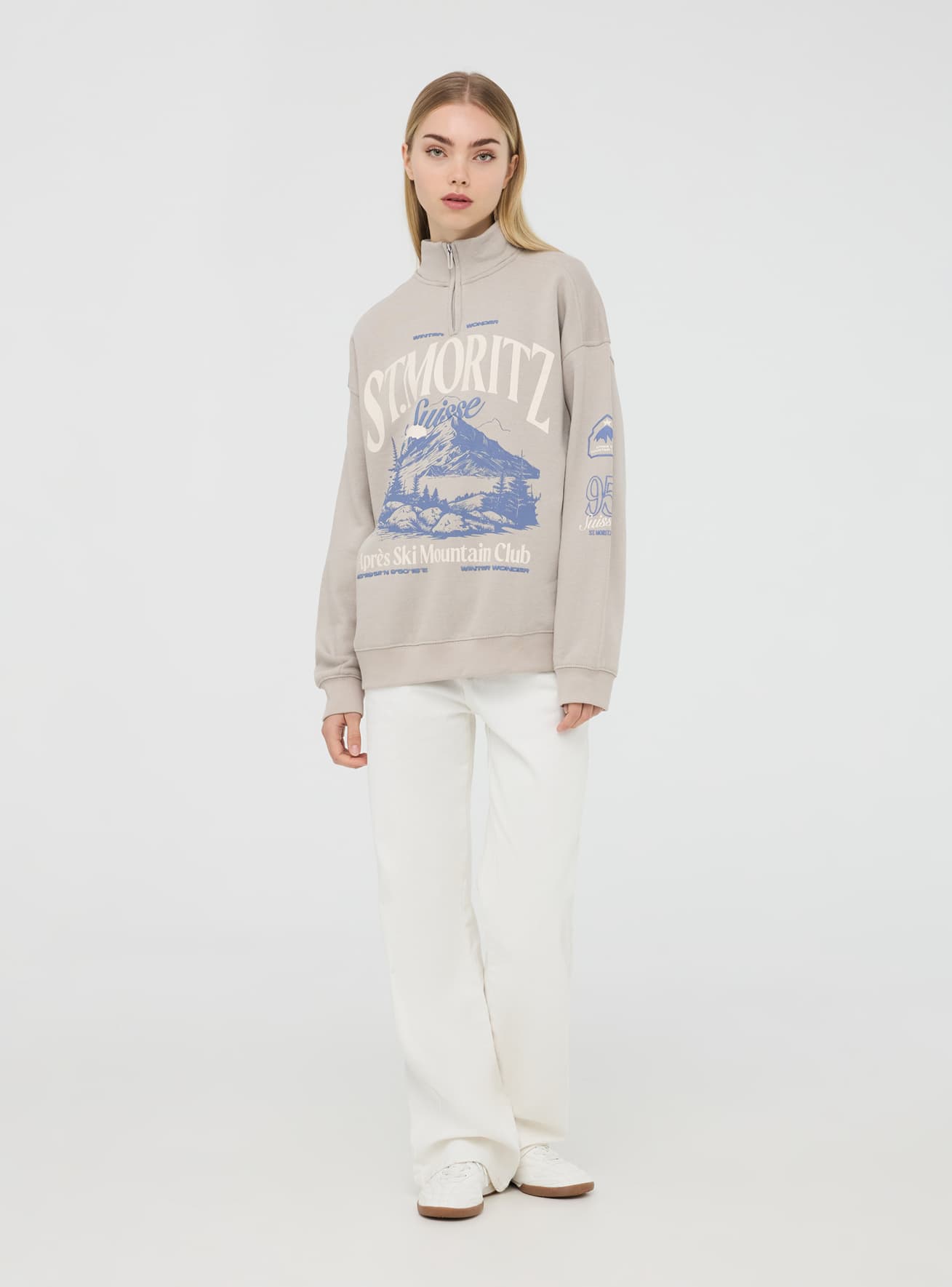 Hellgrau Oversize Sweatshirt mit hohem Kragen halbem ReiBverschluss und Bergprint Terranova