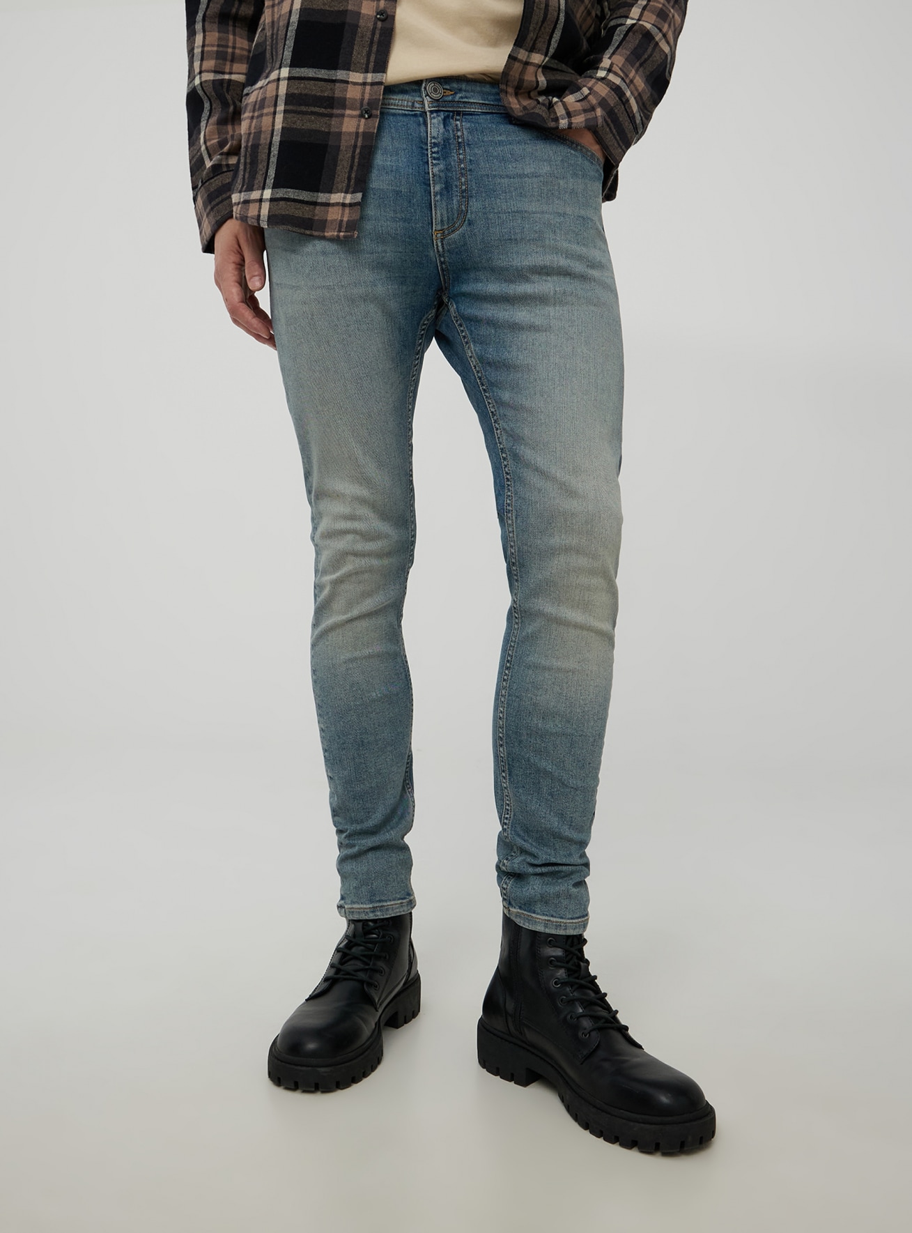 Jeans skinny fit con effetto sbiadito