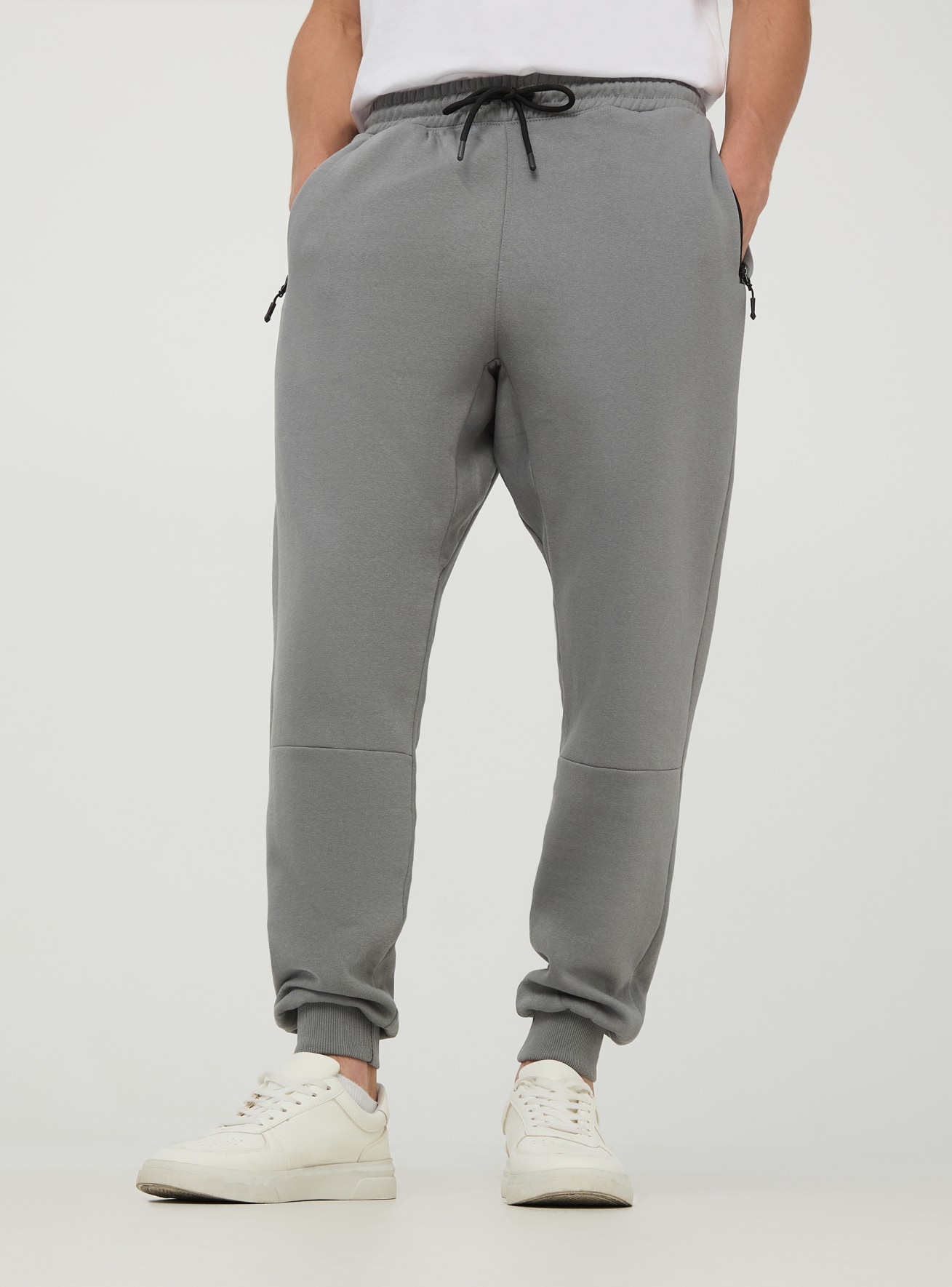 Grey lead Technical fabric tracksuit bottoms with zipped pockets Buy Online Terranova