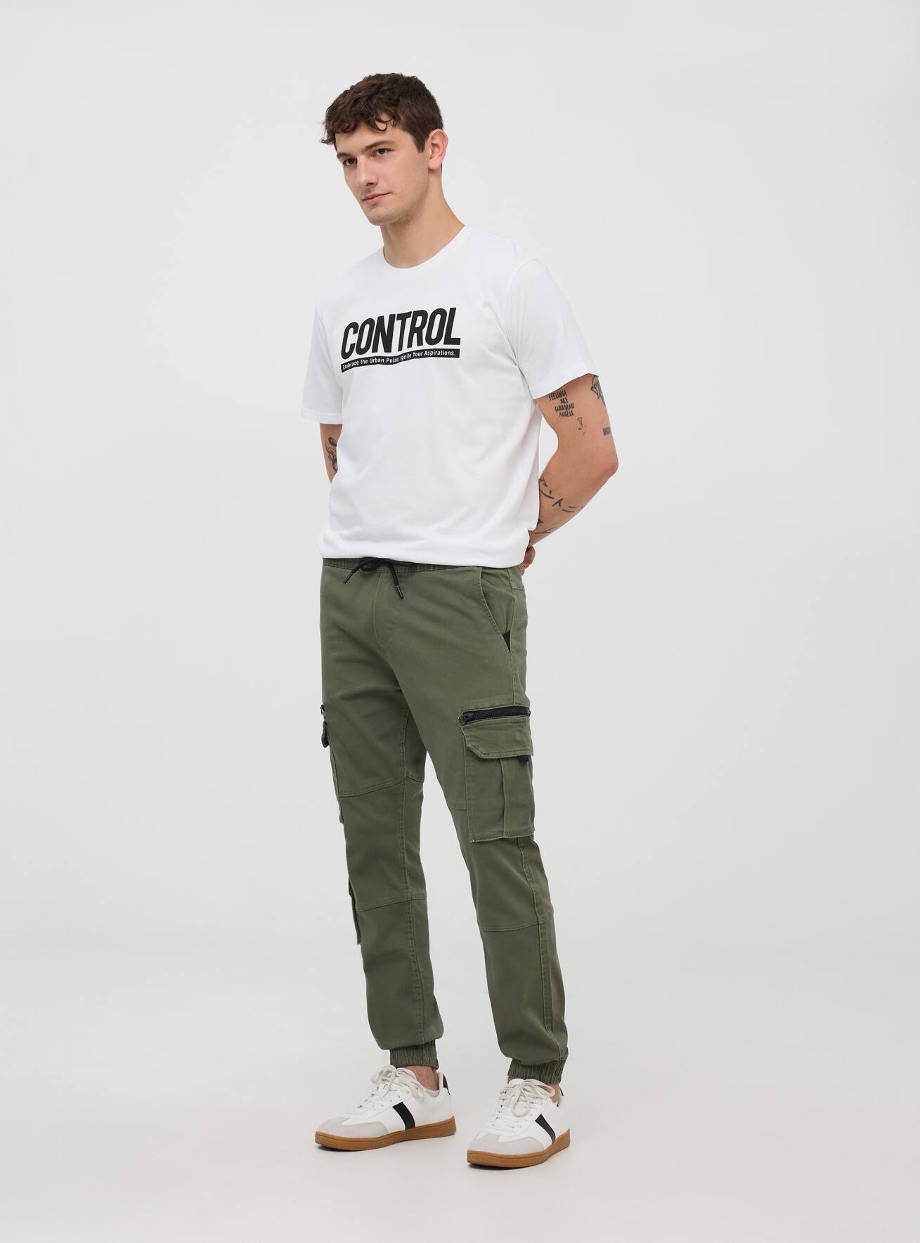 Pantaloni uomo cargo chino joggers e molto altro Terranova