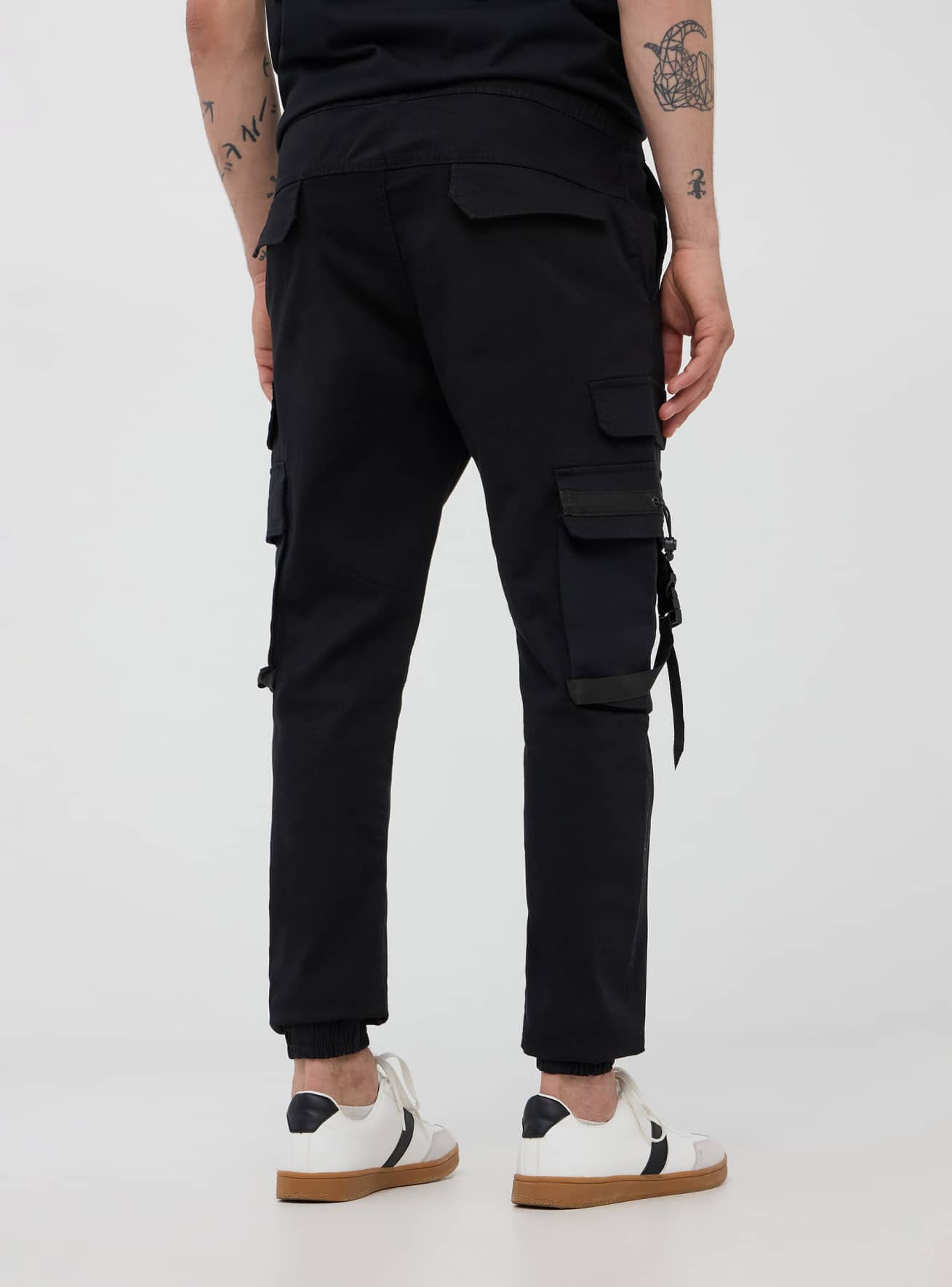 Pantaloni cargo con scritte Nero Acquista Online Terranova