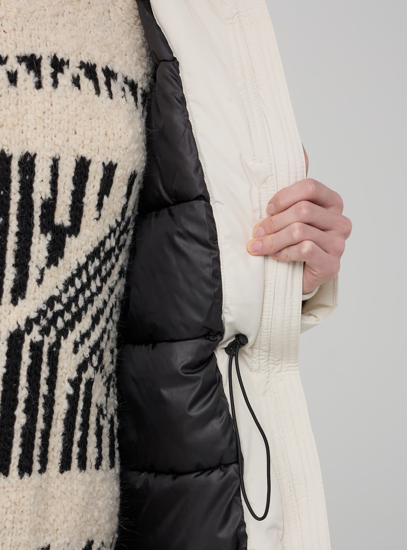 Parka tecnico con cappuccio con pelliccia sintetica
