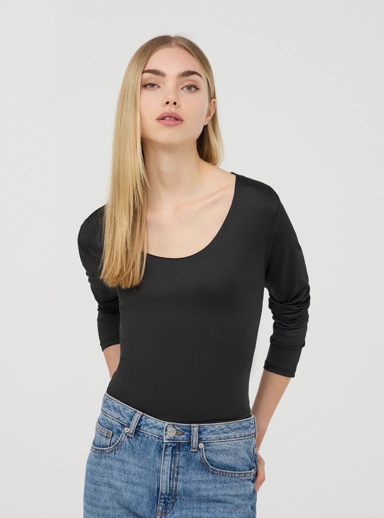 Black 2-pack of stretch T-shirts with deep necklines - Buy