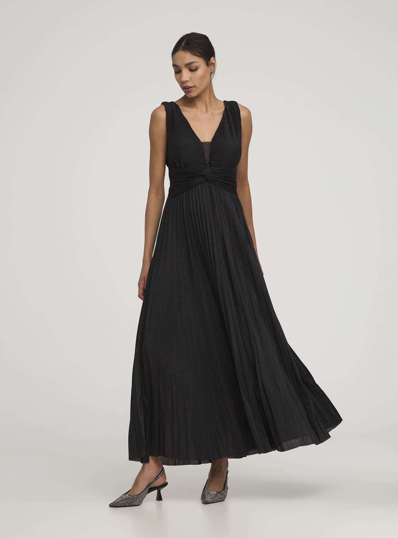 Robe longue plissee en lurex Noir Achetez en ligne Terranova