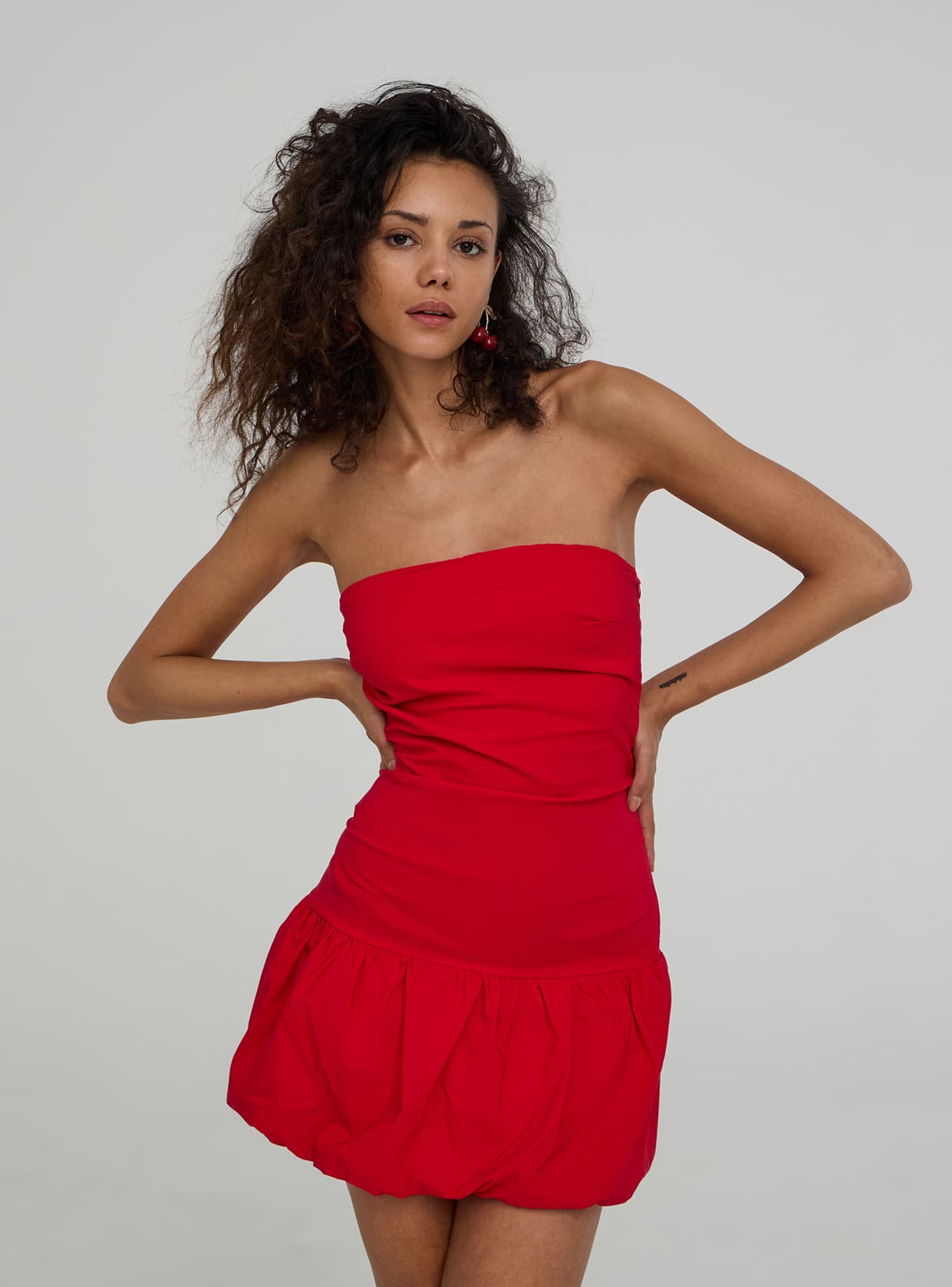 Red Short wrap dress with balloon skirt Buy Online Terranova