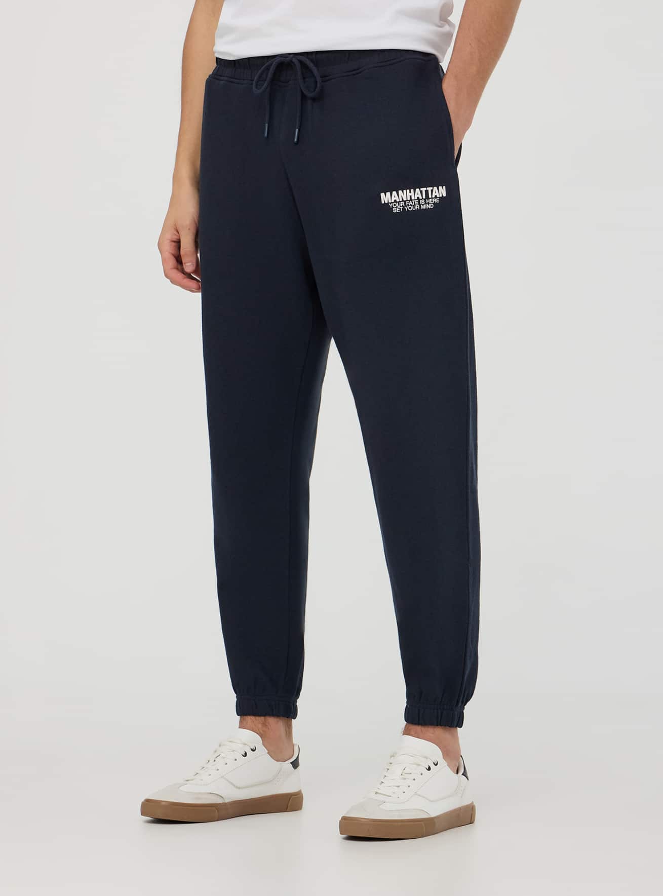 Pantaloni jogger con scritta e coulisse