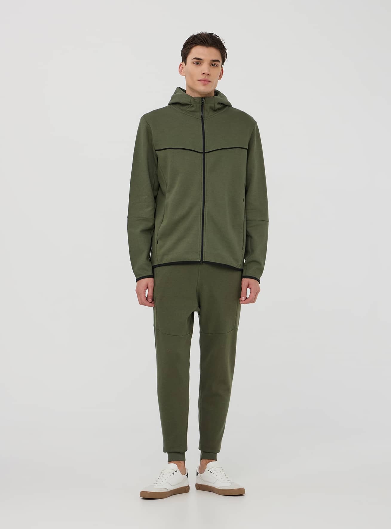 Felpa tecnica con cappuccio e zip in misto cotone pesante