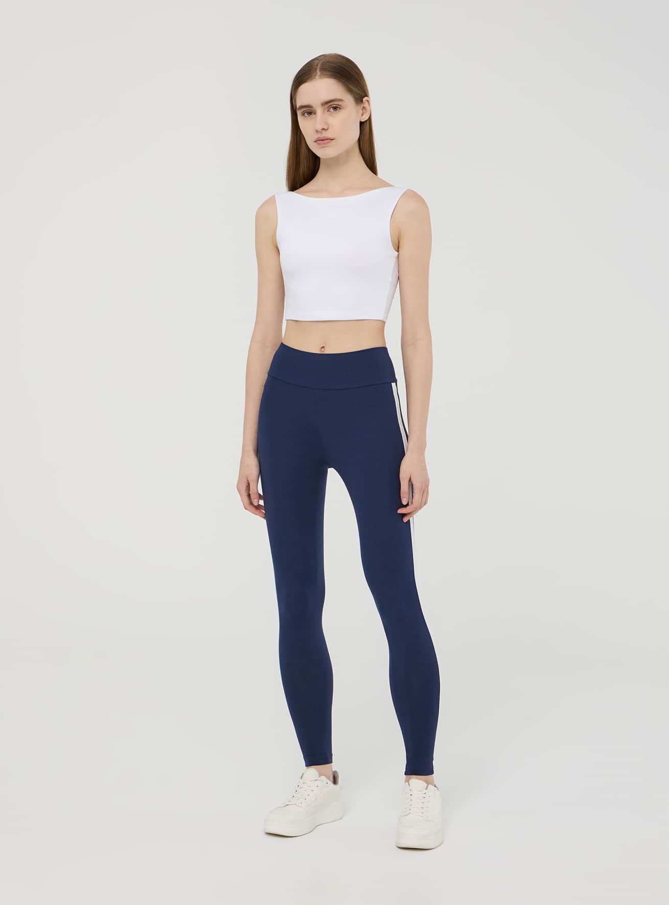 Top crop con schiena scoperta