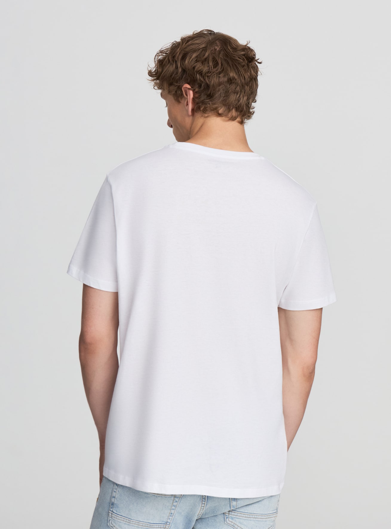 Plain solid-colour basic T-shirt