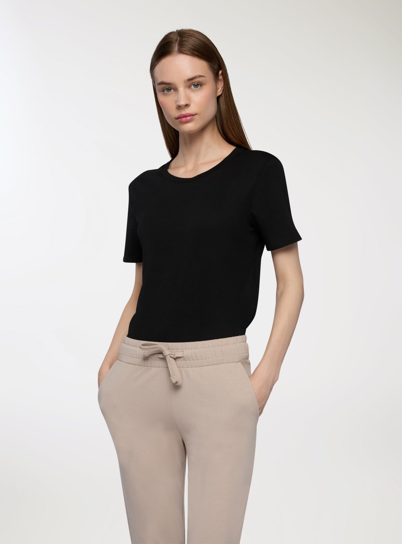 Basicowy jednokolorowy t-shirt