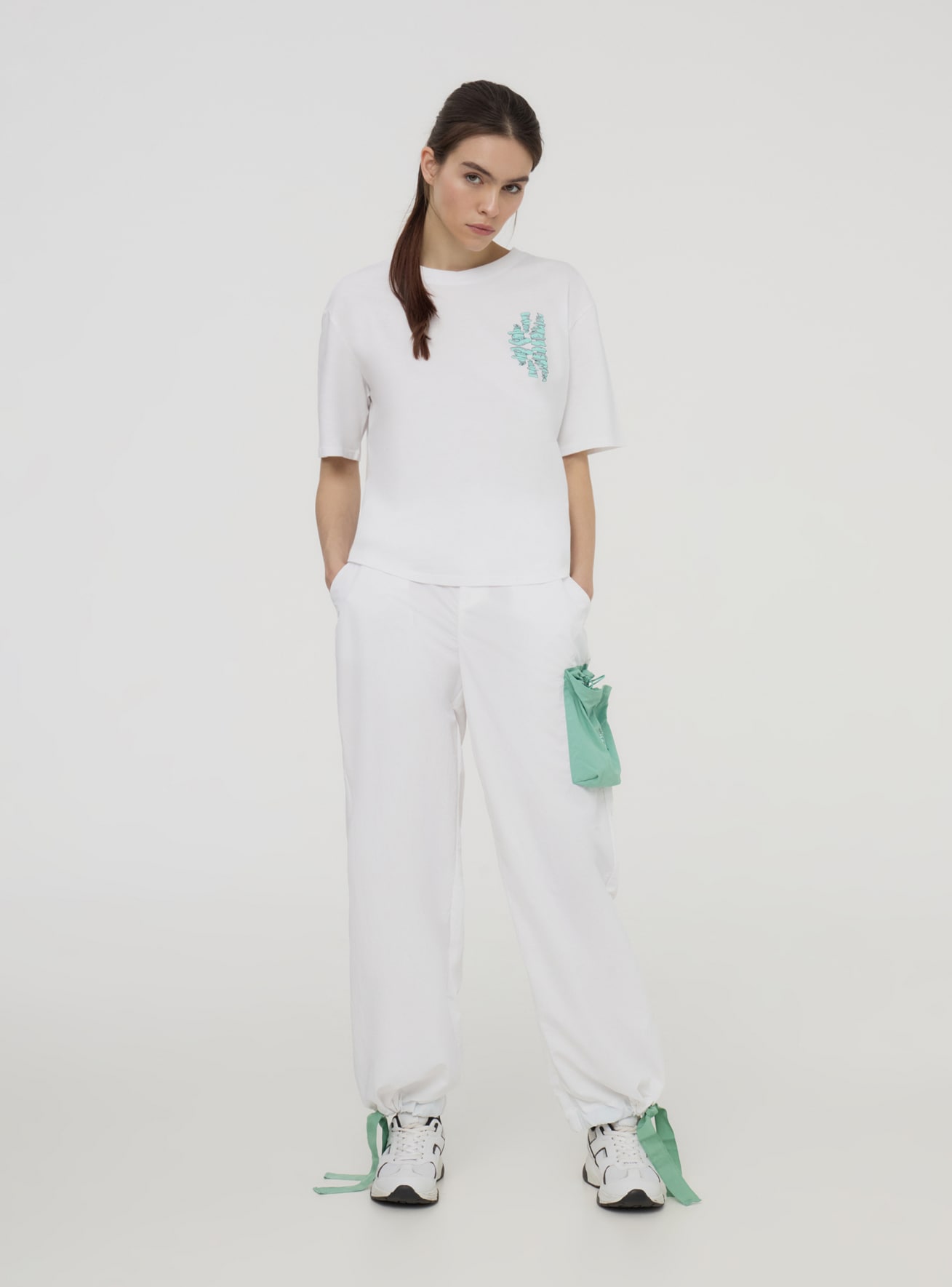 Pantaloni con tasca applicata TRNPOPLAB