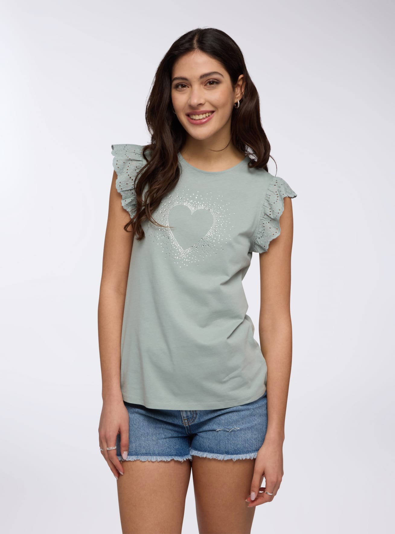 T-shirt con strass e maniche in sangallo