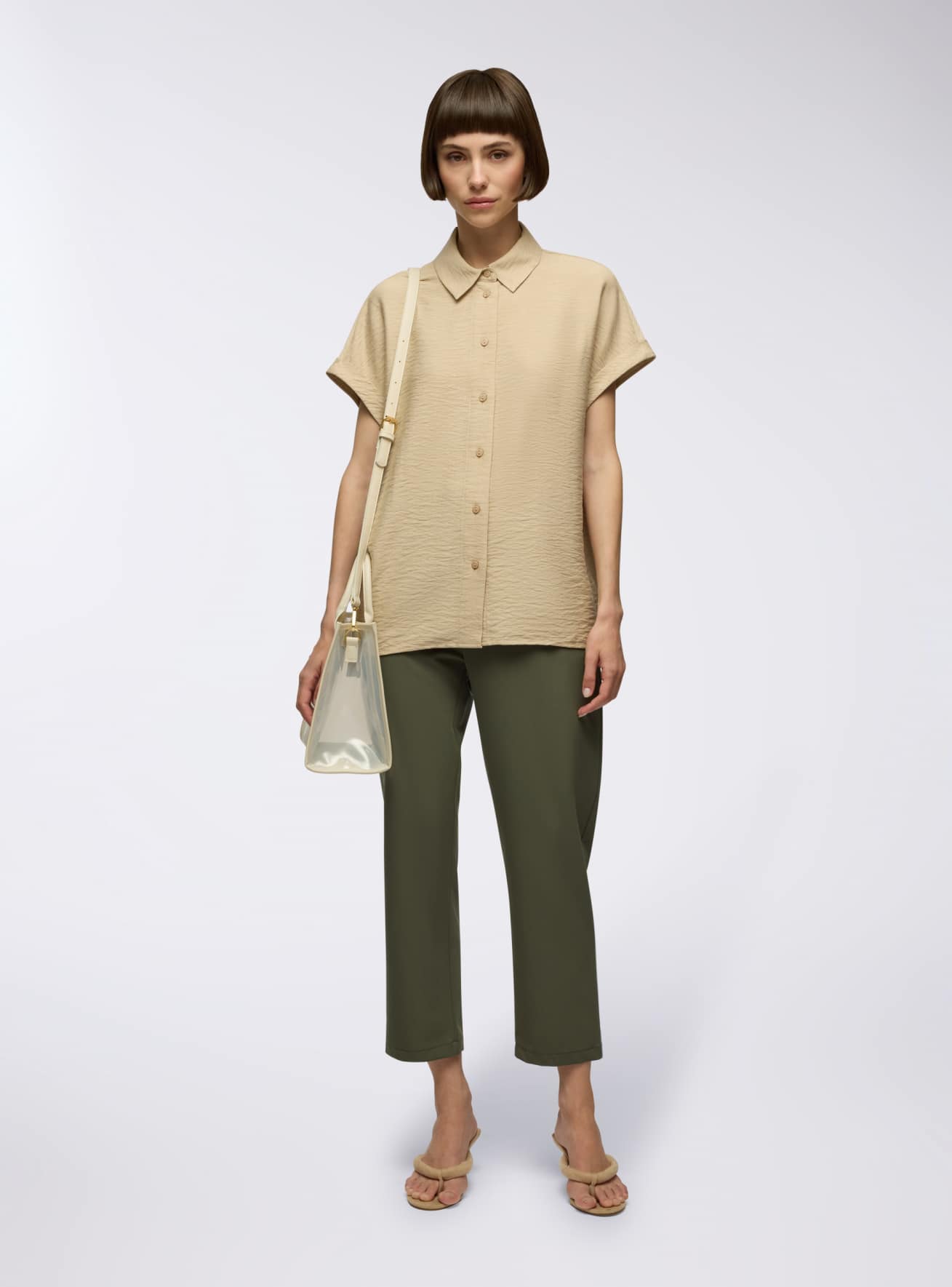 Camicia con maniche ad aletta tessuto leggero
