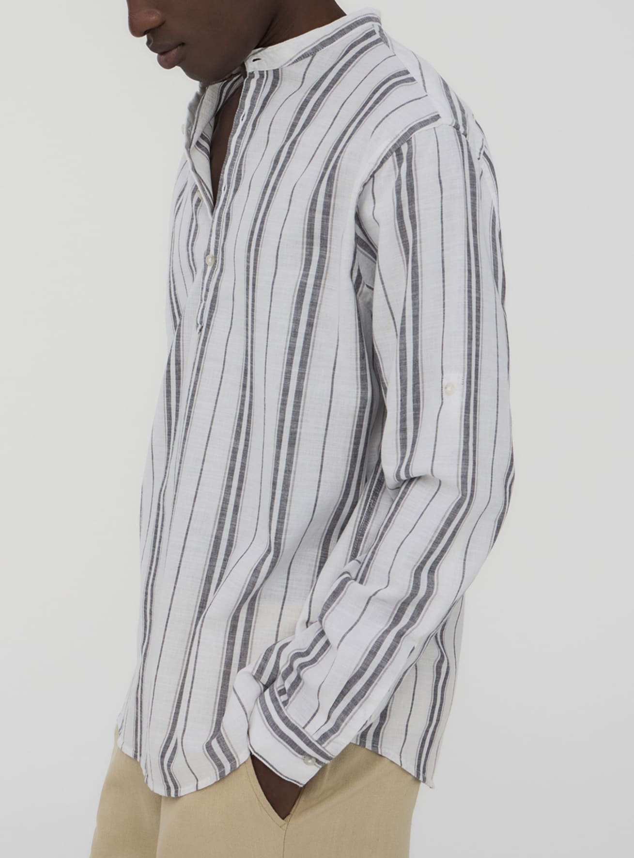 Camicia coreana in misto lino a righe sfalsate