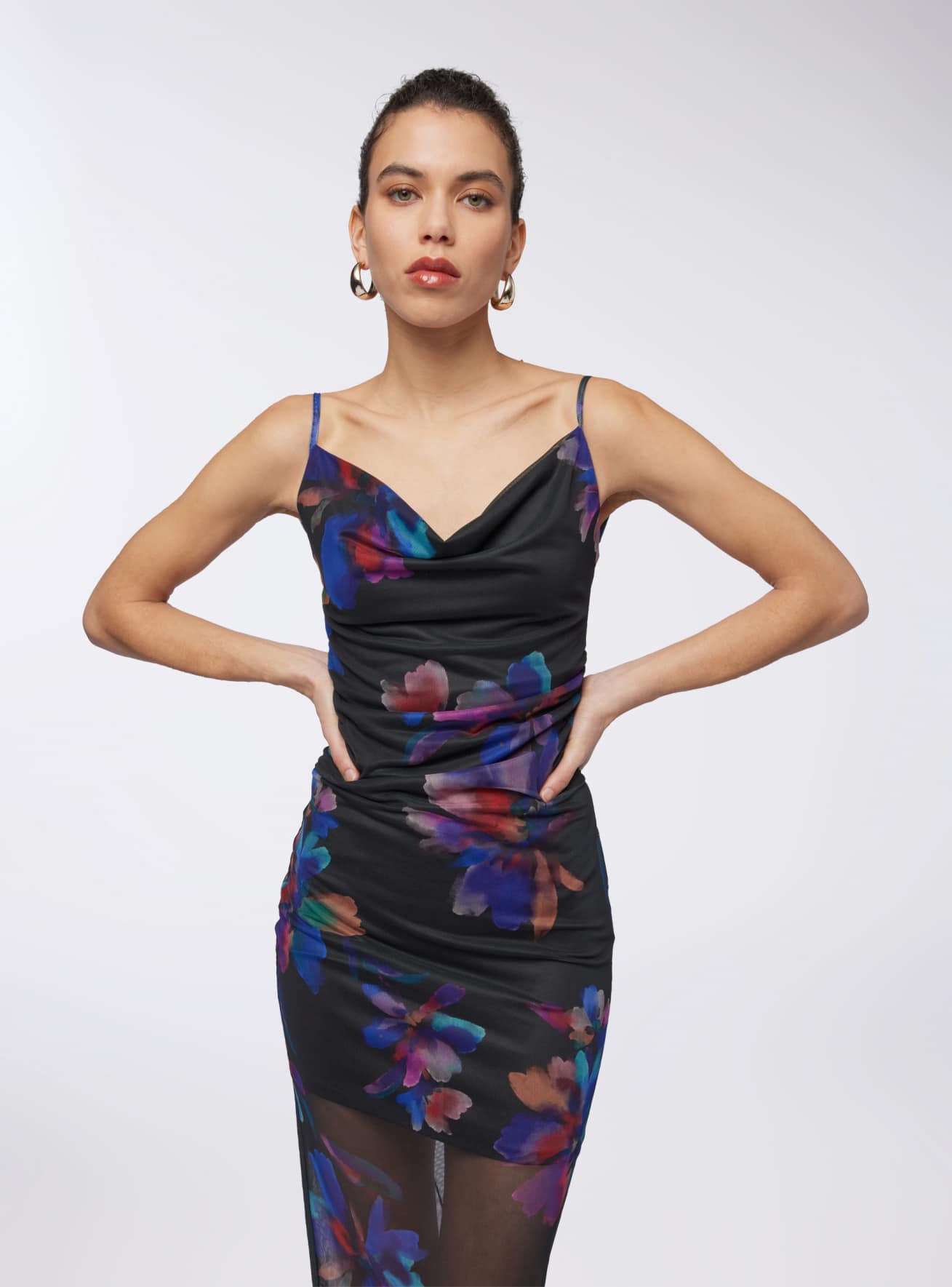 Vestito lungo gronda floreale in tulle