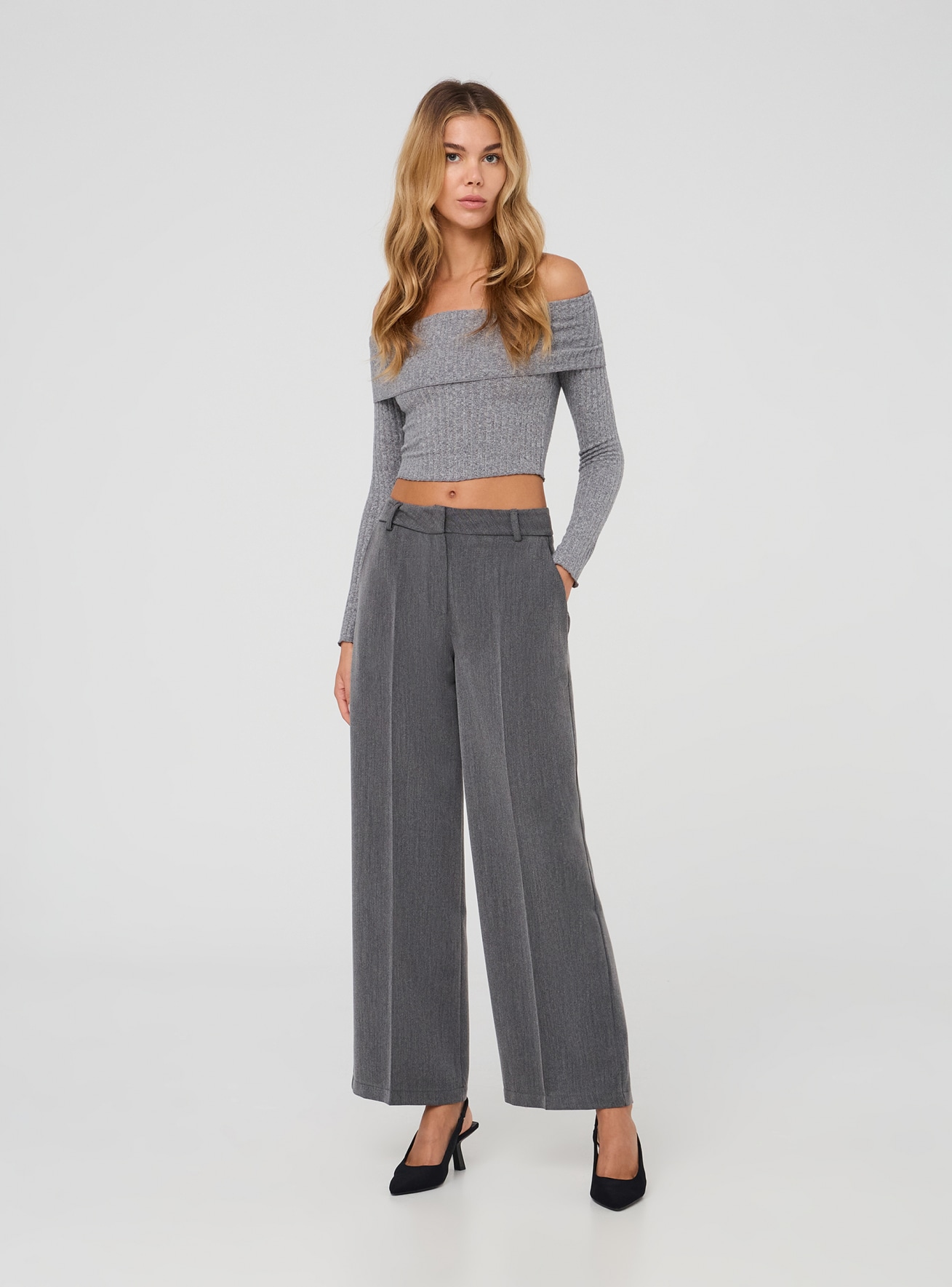 Pantaloni a zampa terranova online