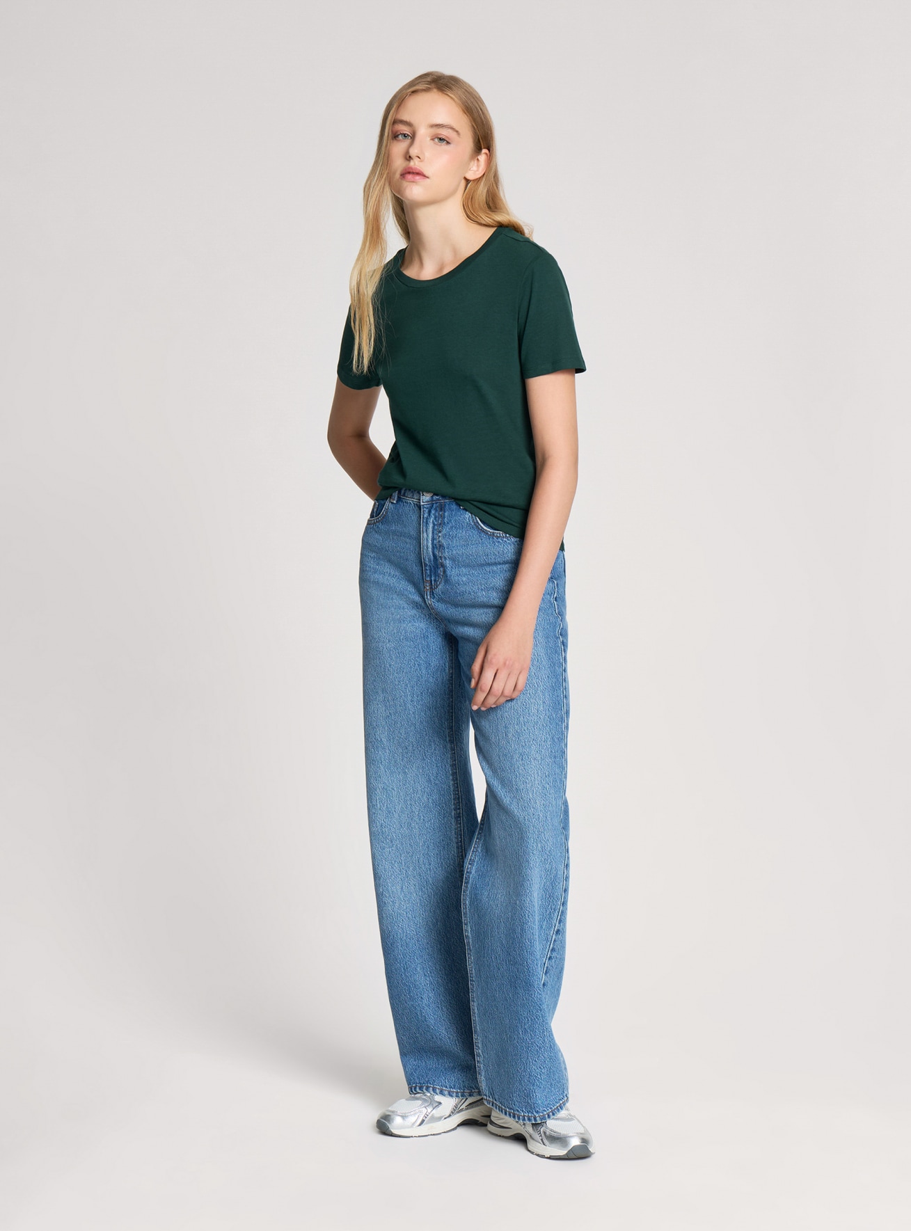 Einfarbiges Basic-T-Shirt