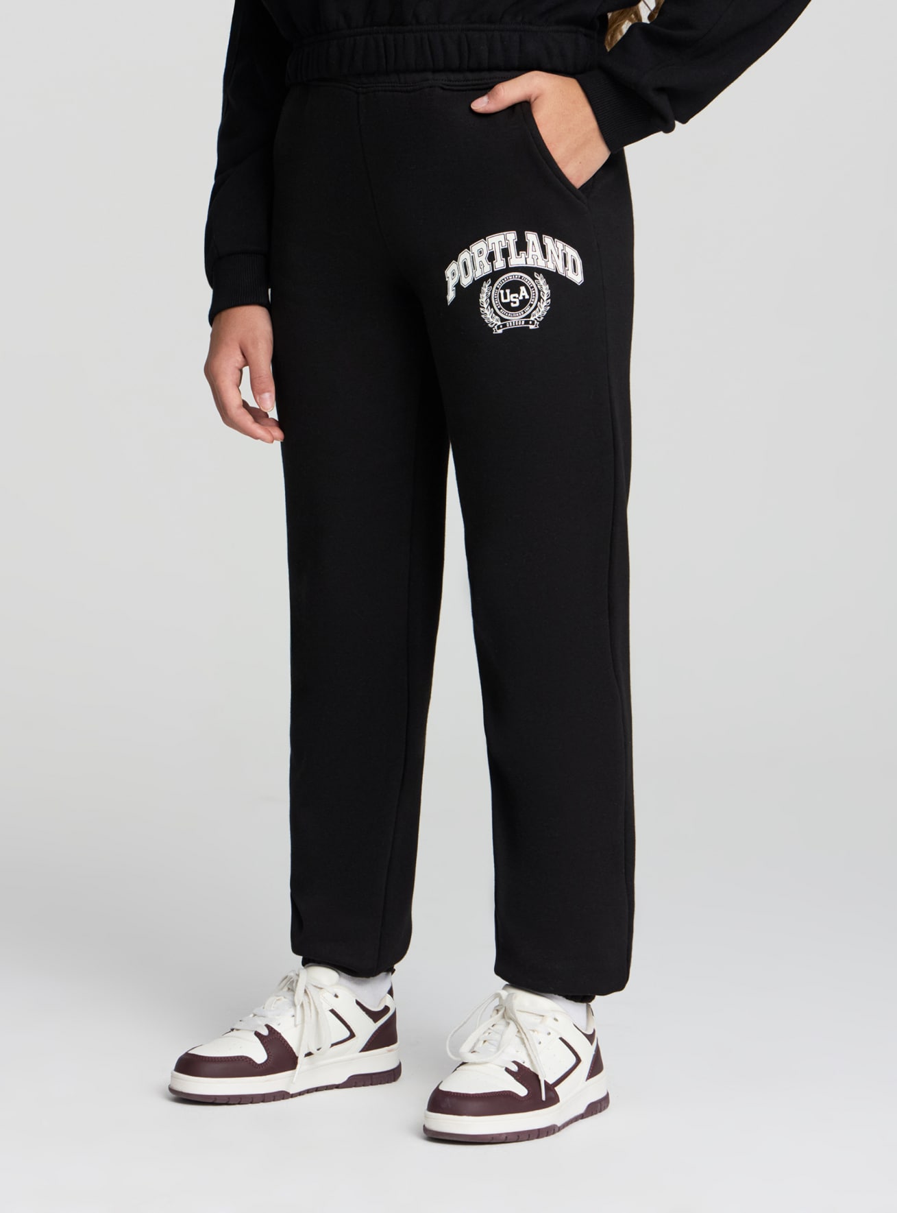 Pantalones de chándal con texto