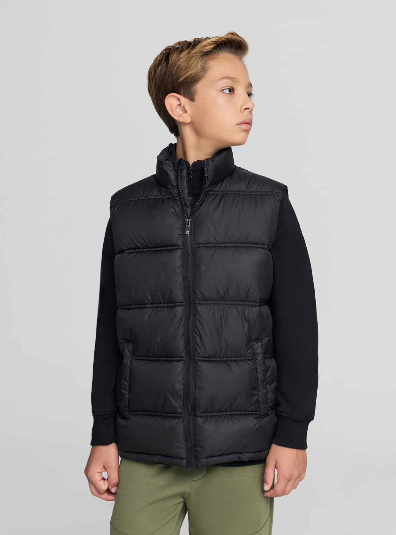 Gilet imbottito con zip e collo alto