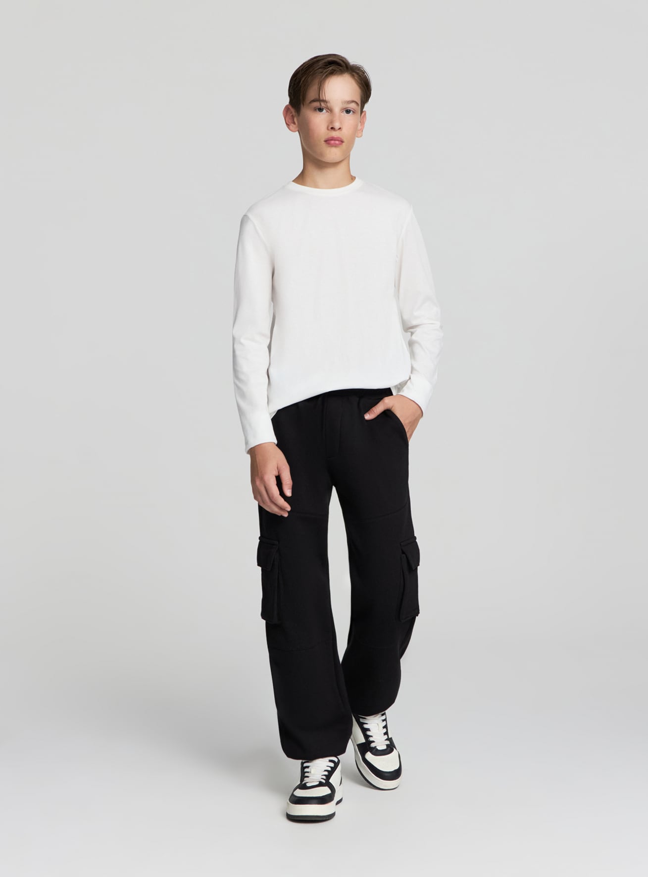 Duge sportske pantalone Dečaci 010