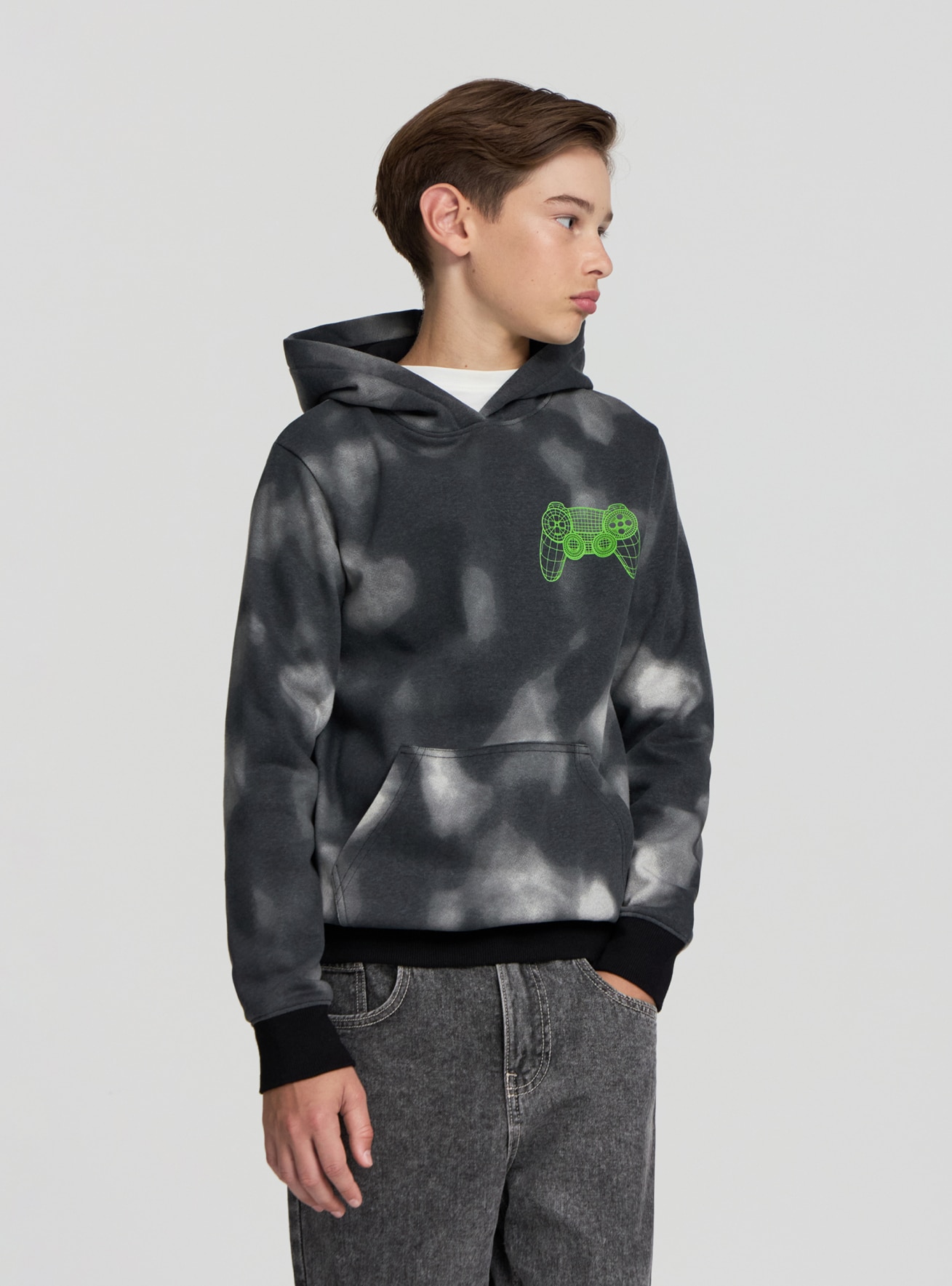 Sudadera tie-dye con estampado de videojuegos