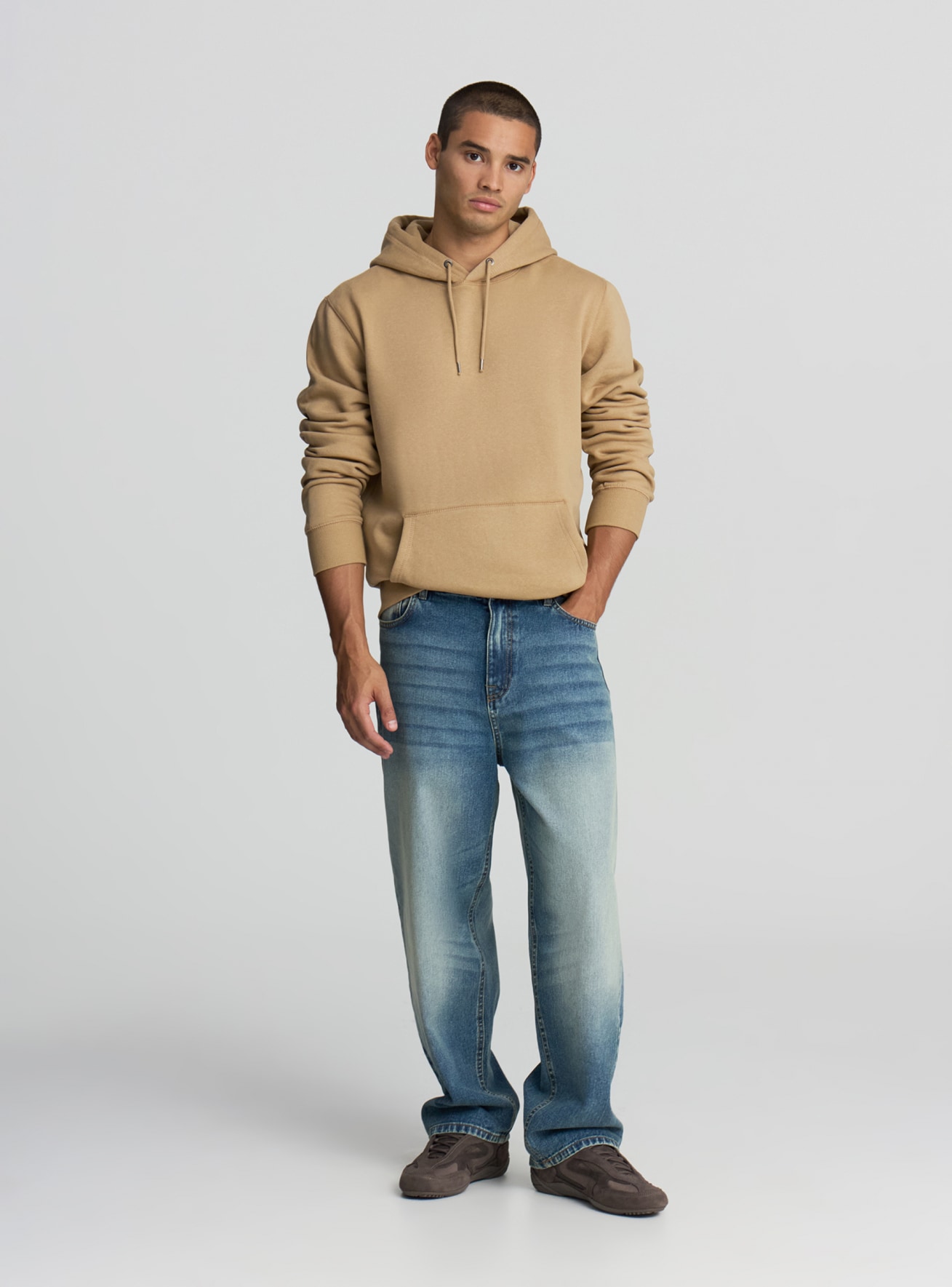 Kapuzensweatshirt mit Fronttasche